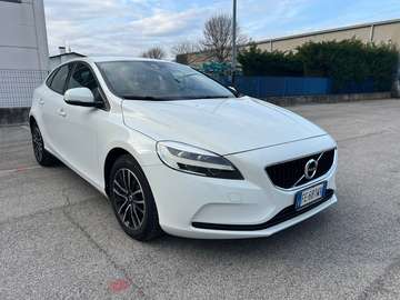 V40 II 2016 2.0 d2 R-design Momentum