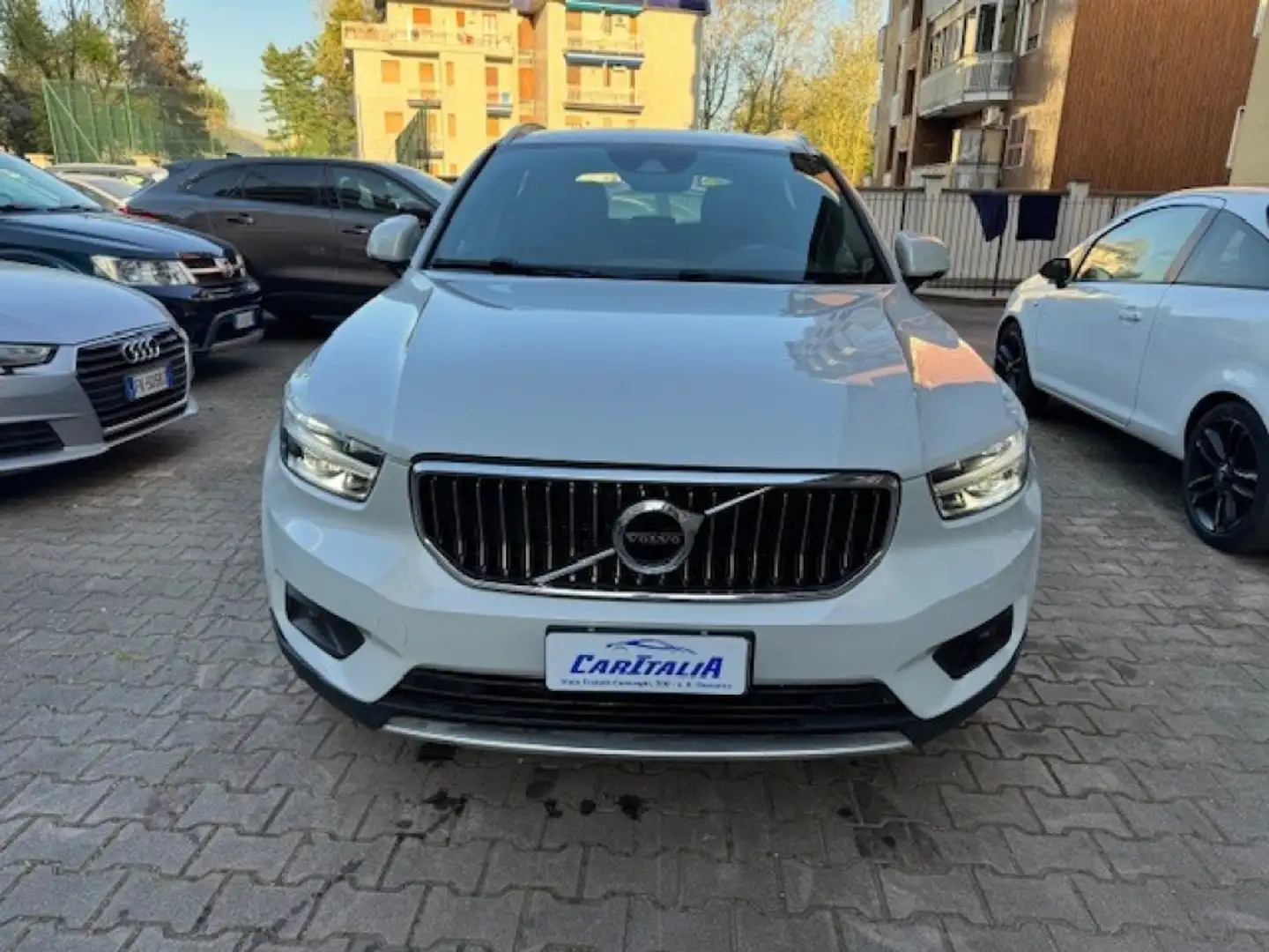 Volvo XC40 T4 Recharge Plug-in Hybrid Inscription Expression Grigio - 2