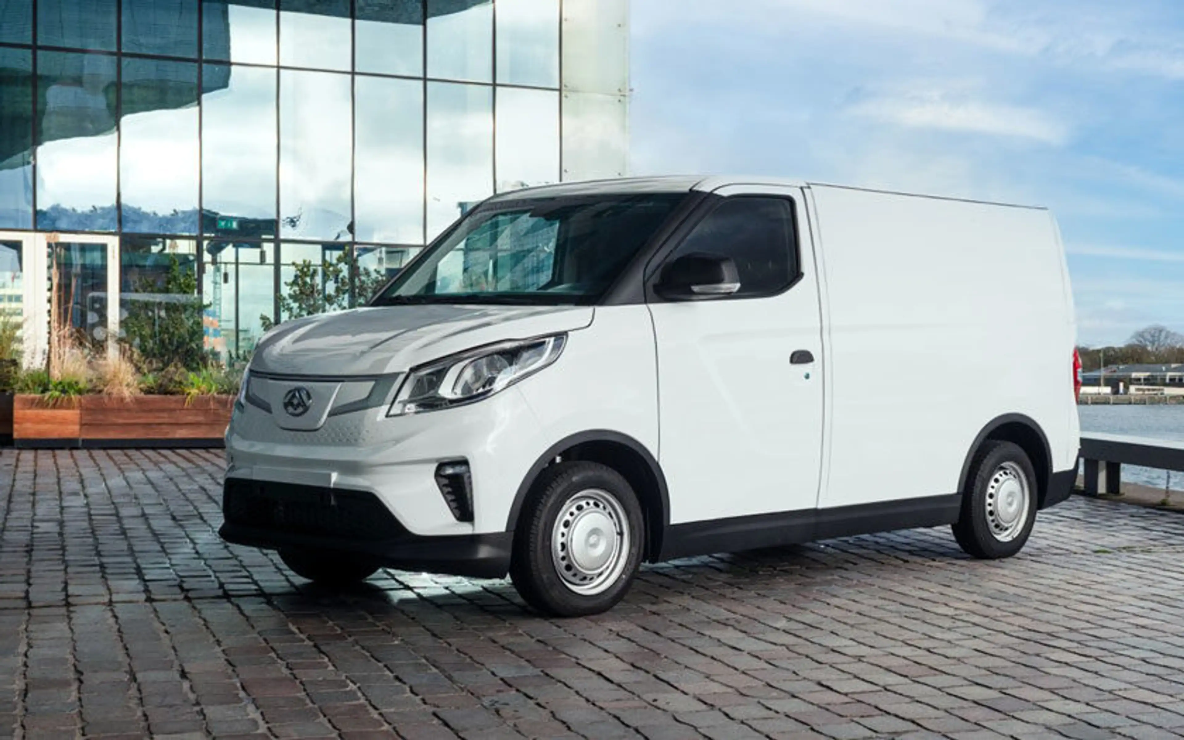 Maxus eDeliver 3 eDeliver3 Kastenwagen 50kWh L2 * — photo 2