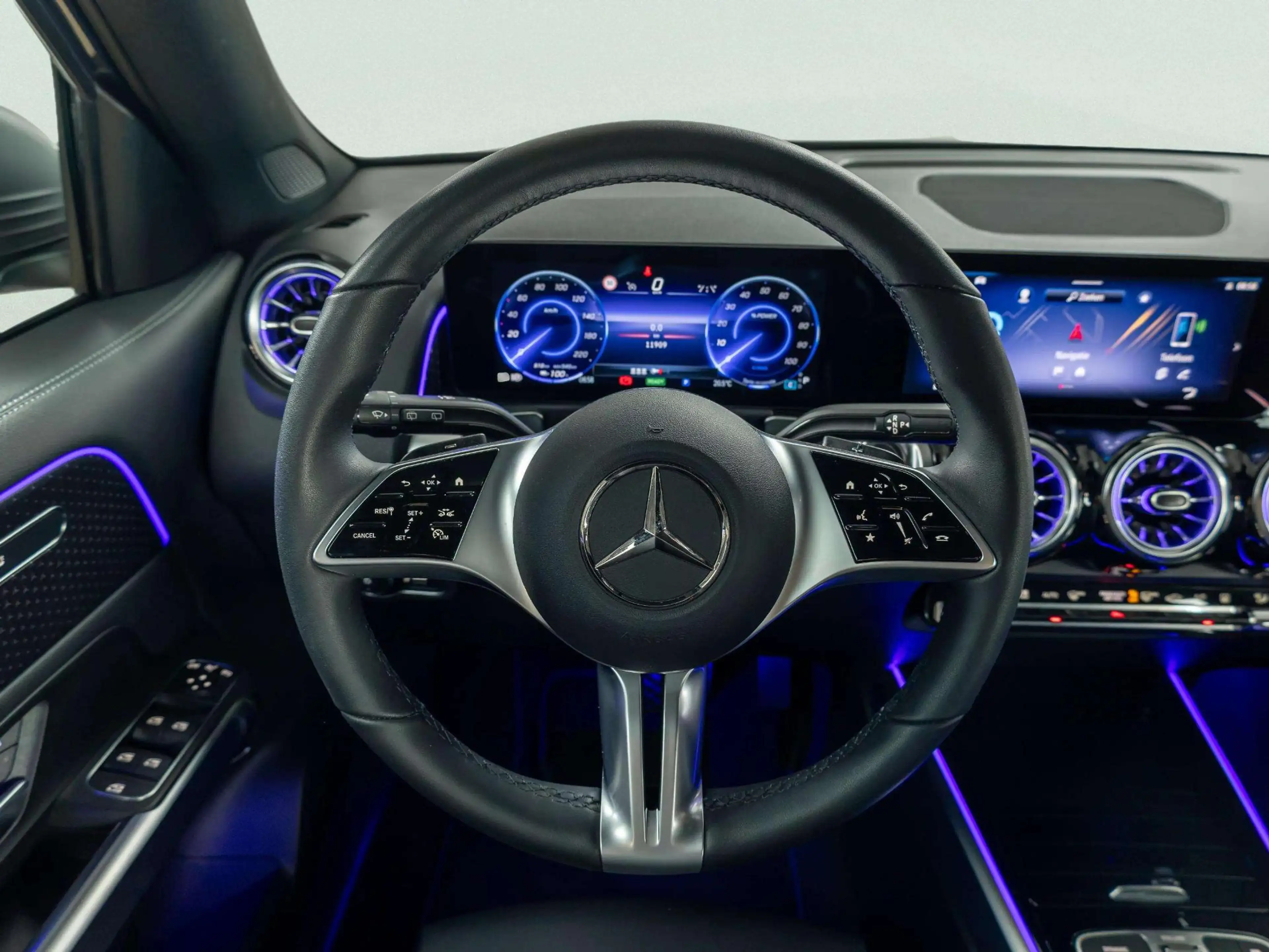 Mercedes-Benz EQB 250 250+ Luxury Line 71 kWh — photo 15