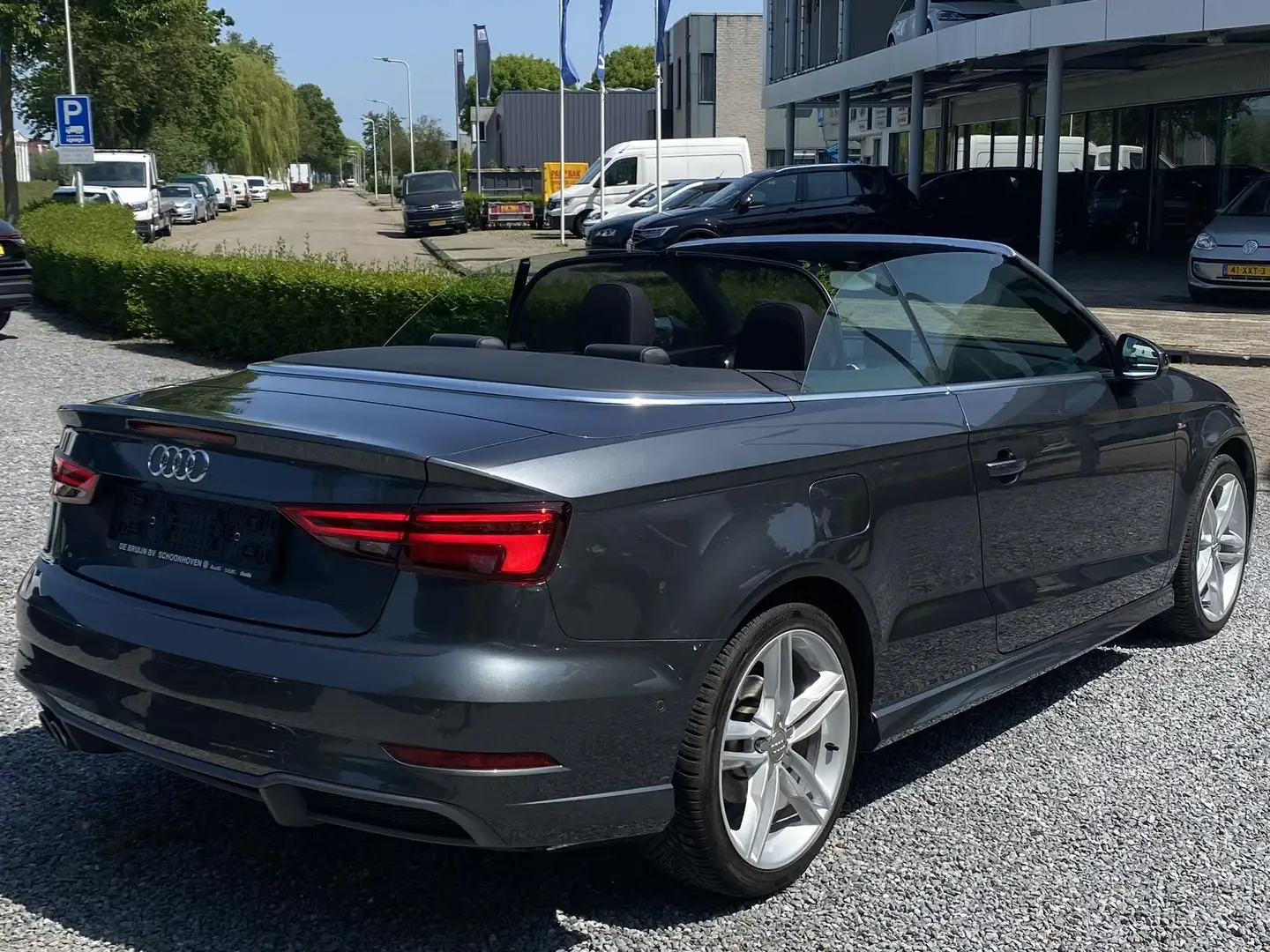 Audi A3 Cabriolet 1.5 TFSI 150pk Aut. S-Line (2x) (Trekhaa Gris - 2