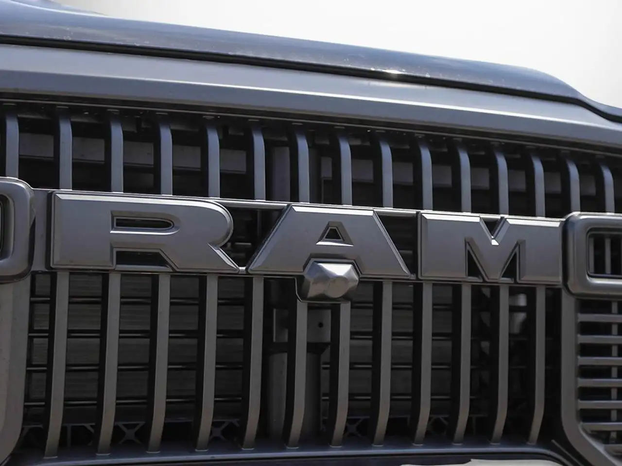 RAM 2500 снимка RAM 2500