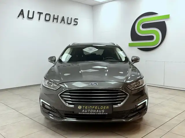 Ford Mondeo view 2