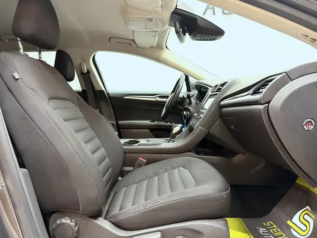 Ford Mondeo view 12