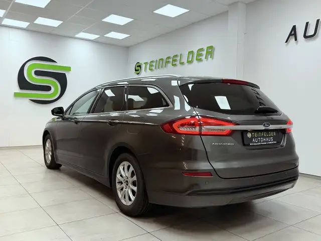 Ford Mondeo view 5