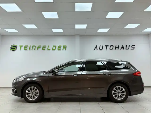 Ford Mondeo view 4