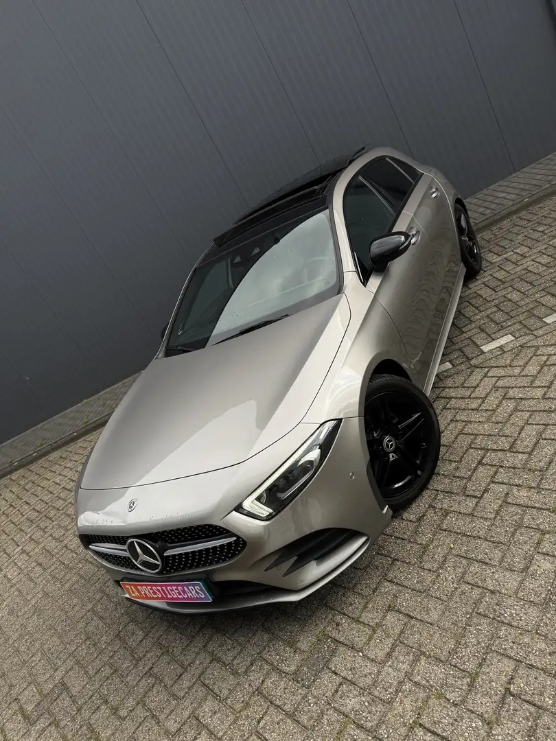 Mercedes-Benz A 220 4Matic 7G-DCT AMG Line - 2