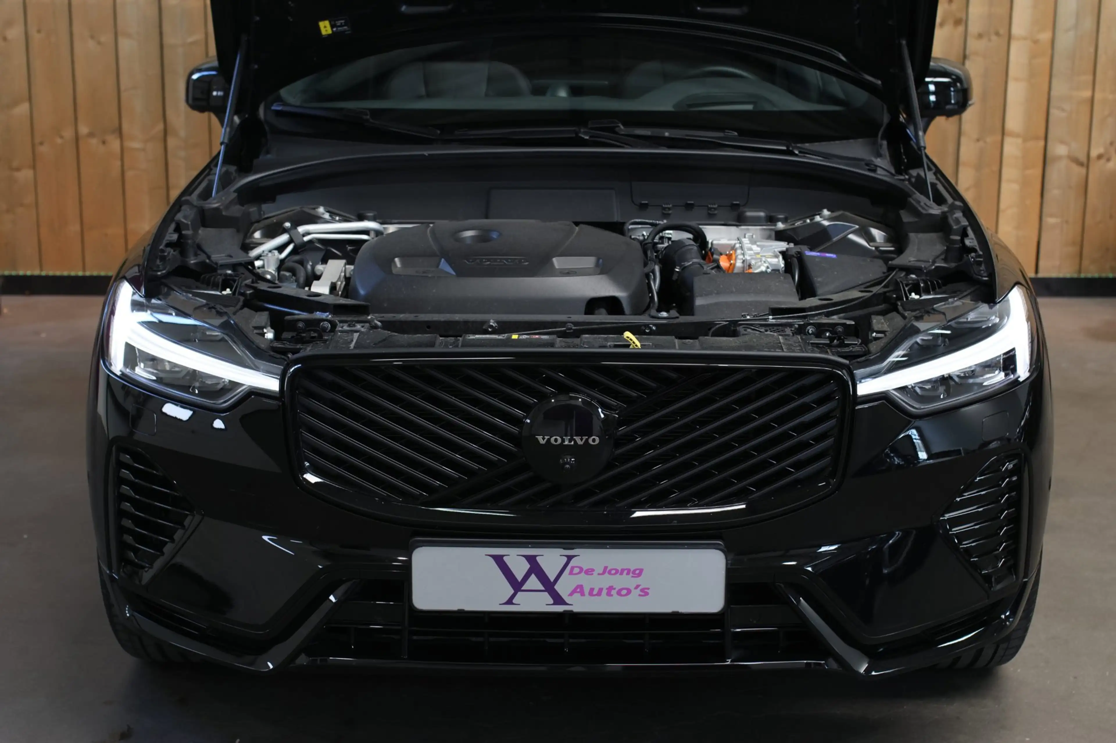 Volvo XC60 2.0 T8 Plug-in hybrid AWD Ultra Black Edition *B&W — photo 11