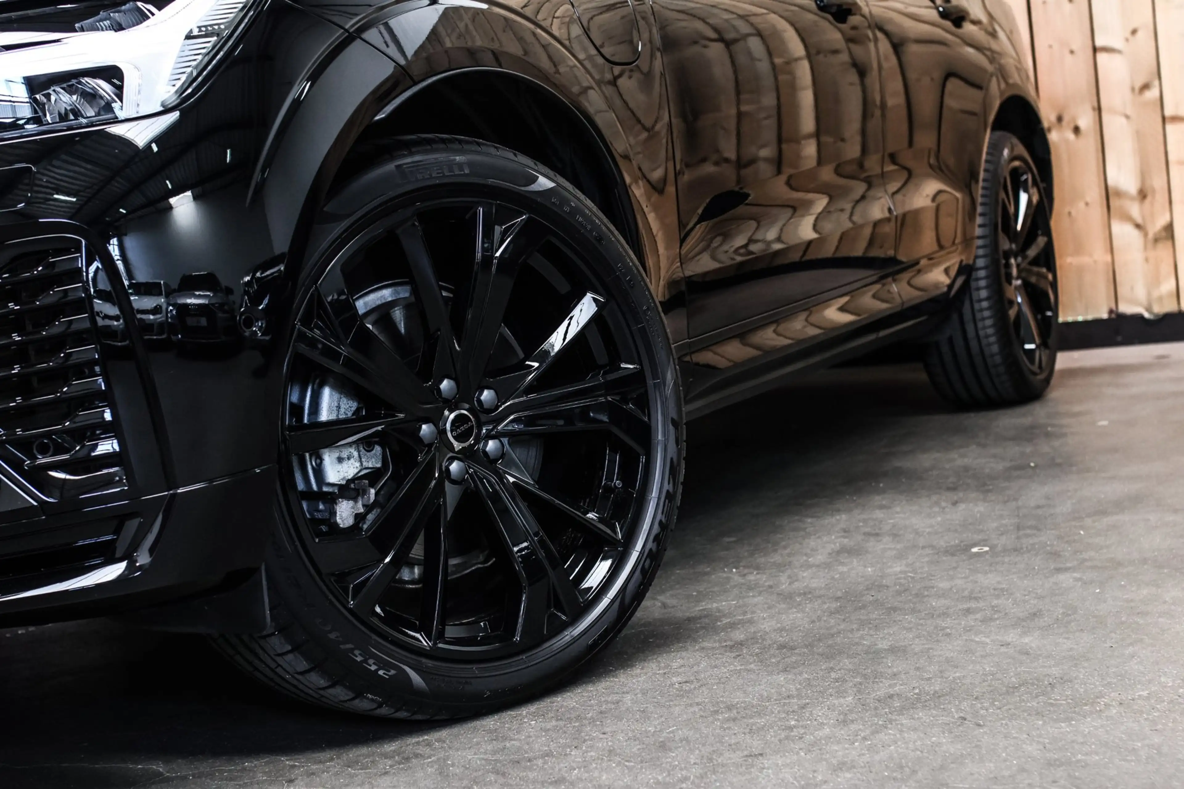 Volvo XC60 2.0 T8 Plug-in hybrid AWD Ultra Black Edition *B&W — photo 24
