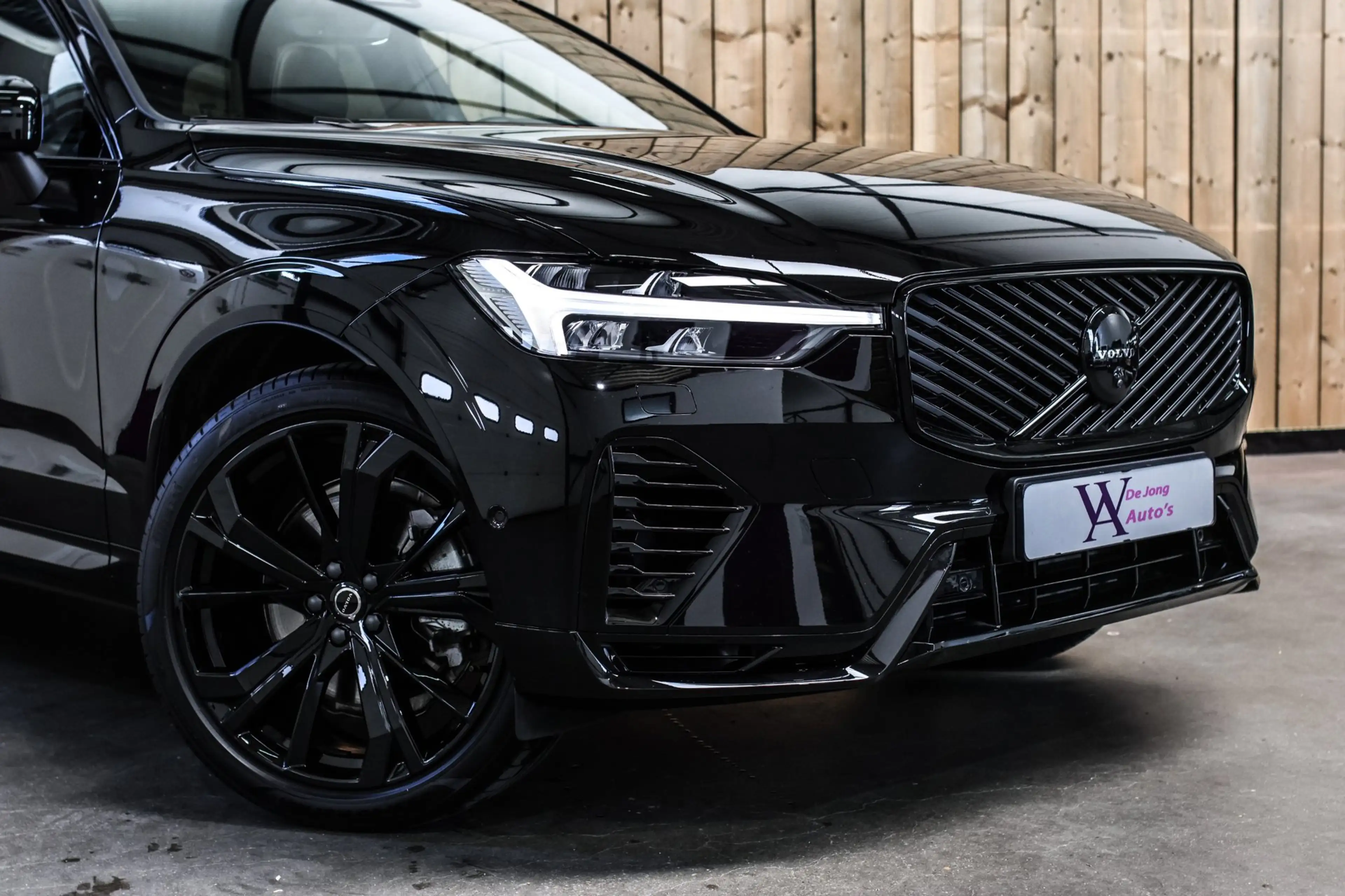 Volvo XC60 2.0 T8 Plug-in hybrid AWD Ultra Black Edition *B&W — photo 16