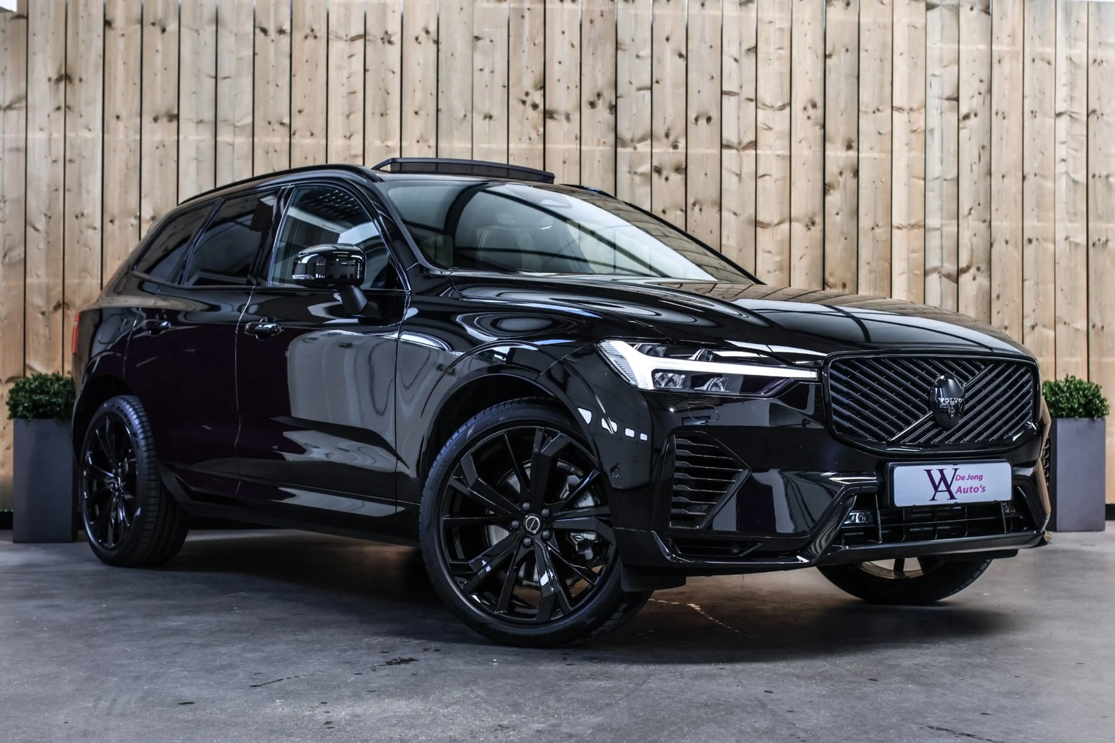 Volvo XC60 2.0 T8 Plug-in hybrid AWD Ultra Black Edition *B&W — photo 15