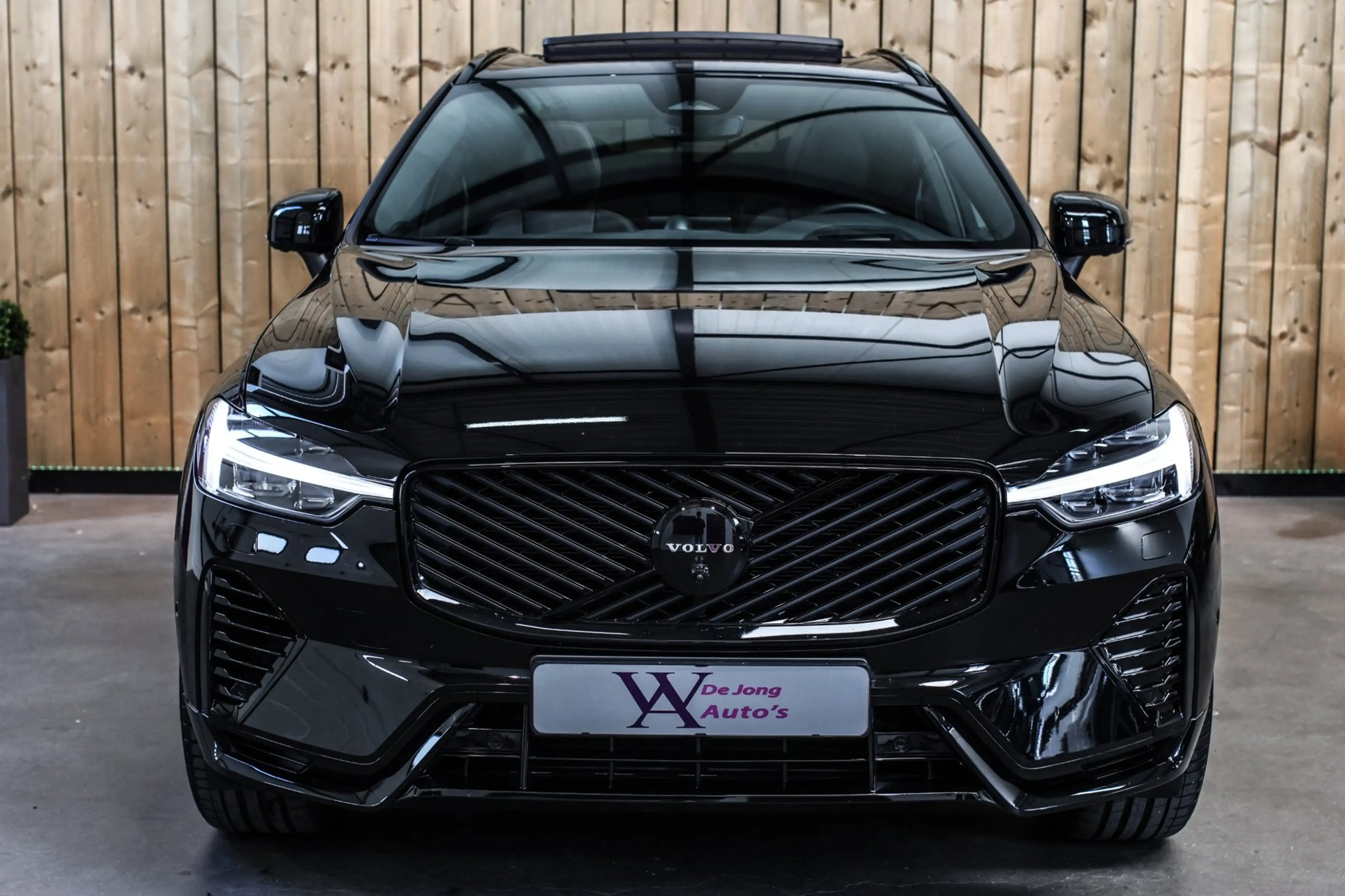 Volvo XC60 2.0 T8 Plug-in hybrid AWD Ultra Black Edition *B&W — photo 9