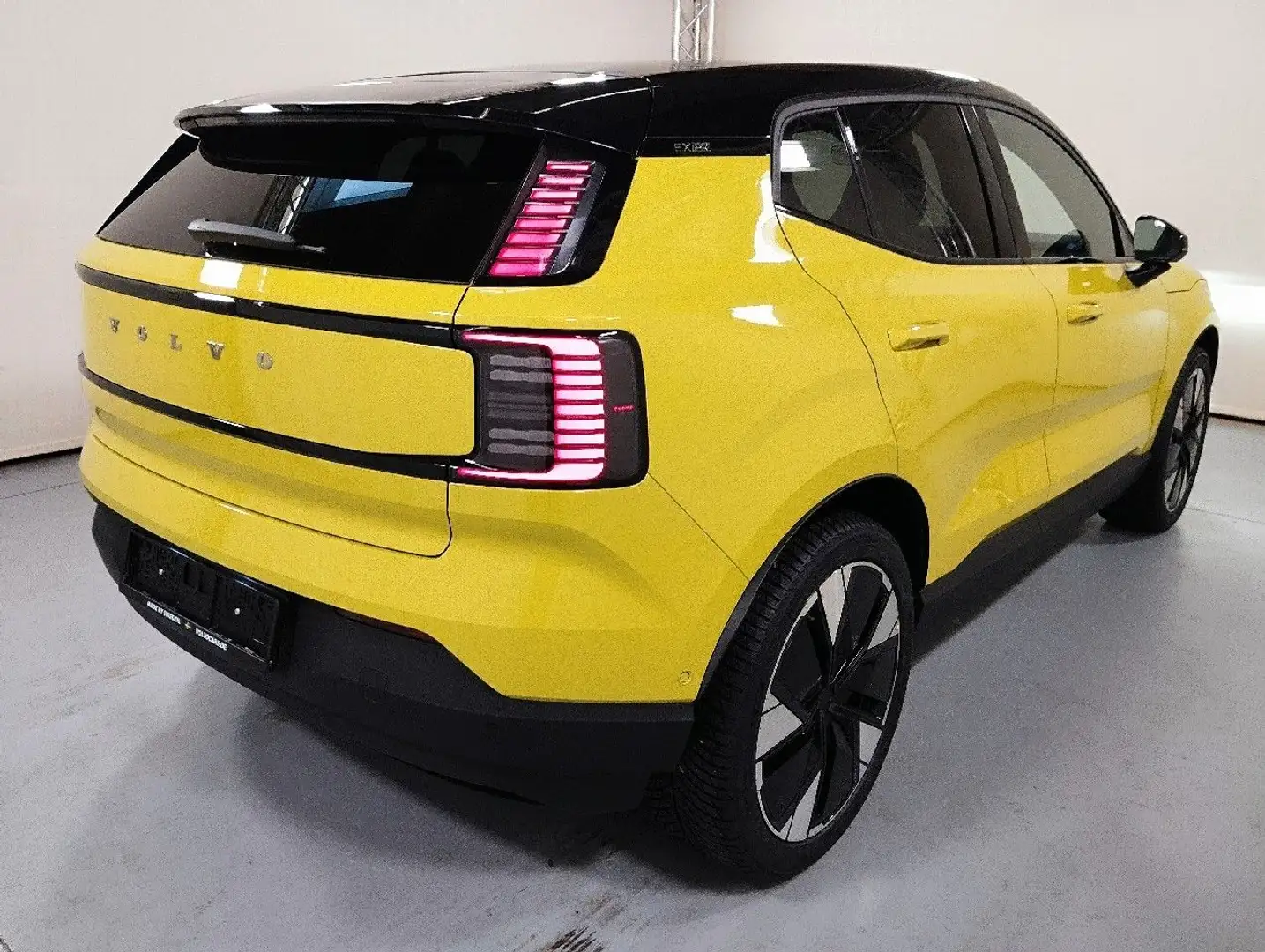 Volvo EX30 Ultra 2WD Pure Electric Jaune - 2
