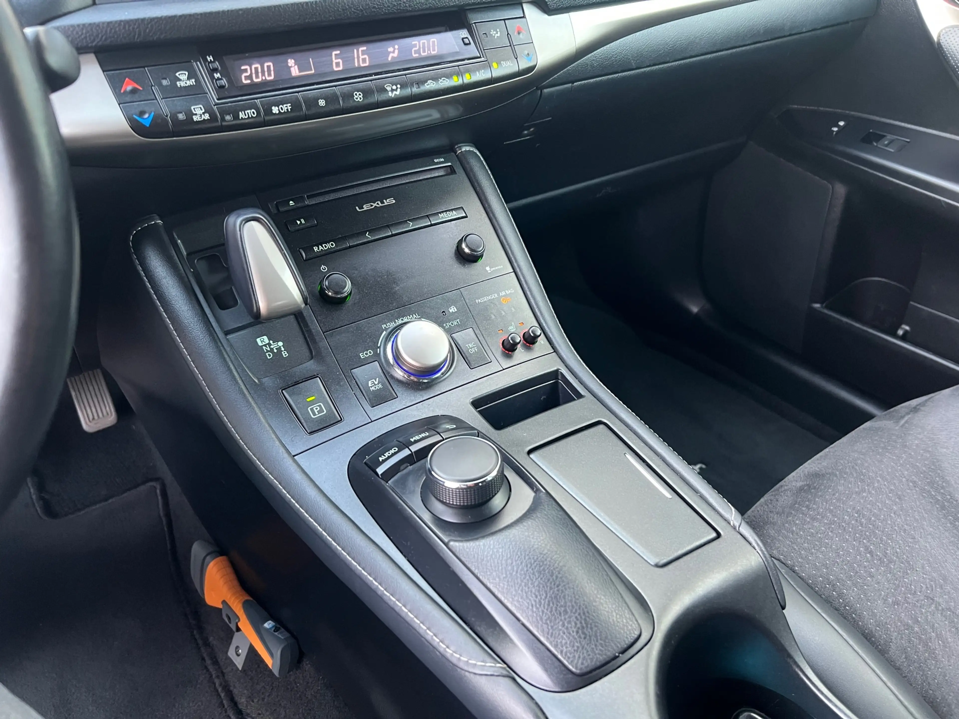 Lexus CT 200h Sport Edition NAVI | HALFLEEF | CLIMA | CRUISE | V — photo 10