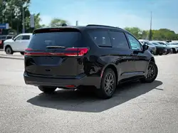 Chrysler Pacifica 2027