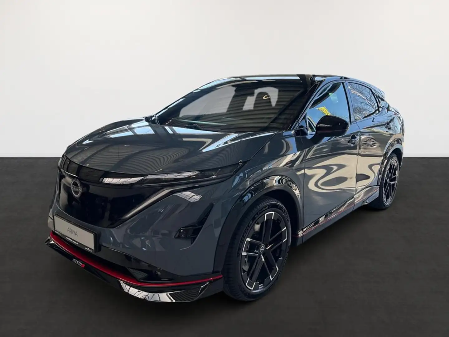 Nissan Ariya Nismo e-4orce (87kWh|22kW-OBC) Grau - 1