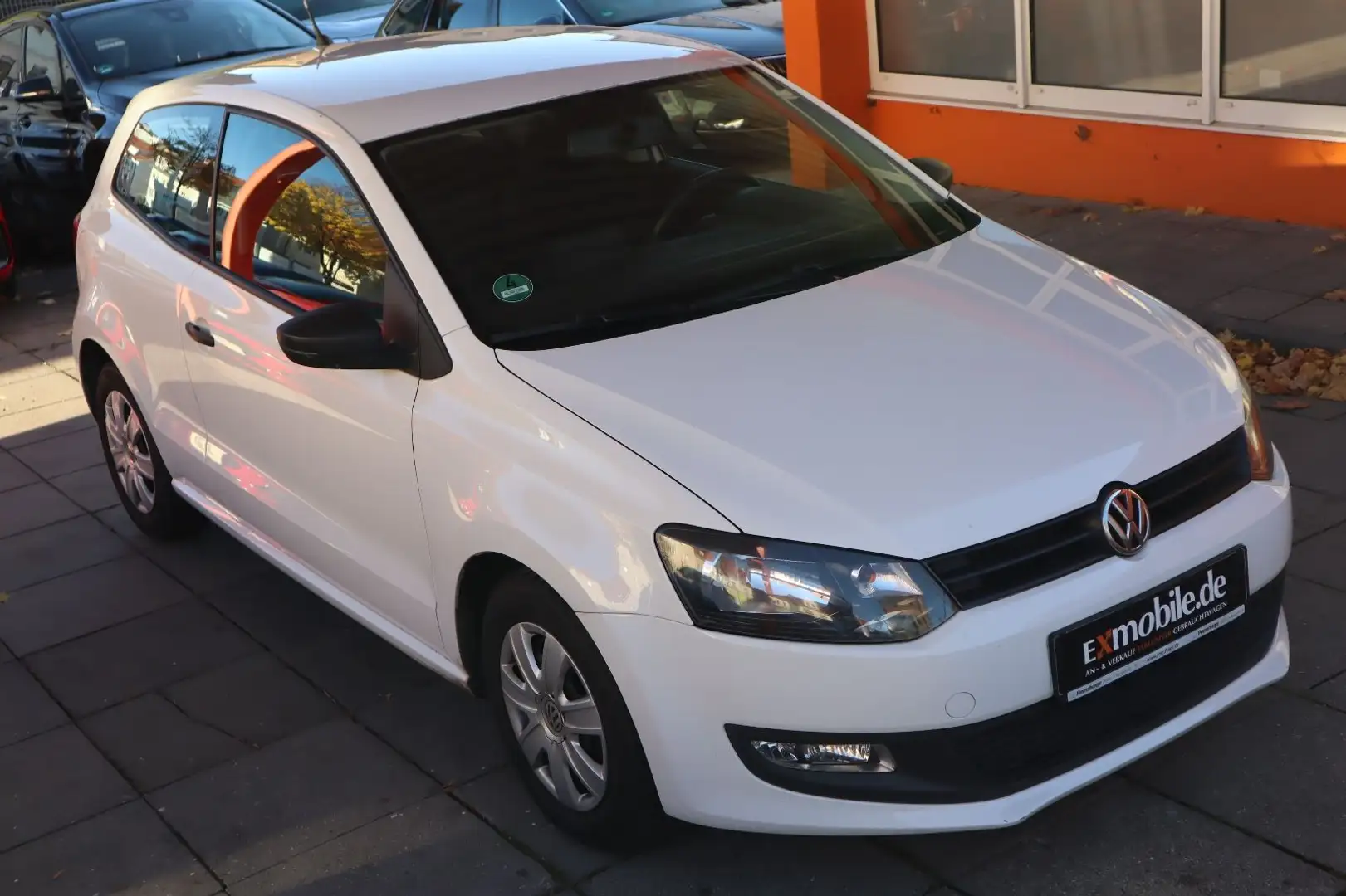 Volkswagen Polo POLO V* TRENDLINE* HU 09-26* KLIMA* WINTERRÄDER Weiß - 2