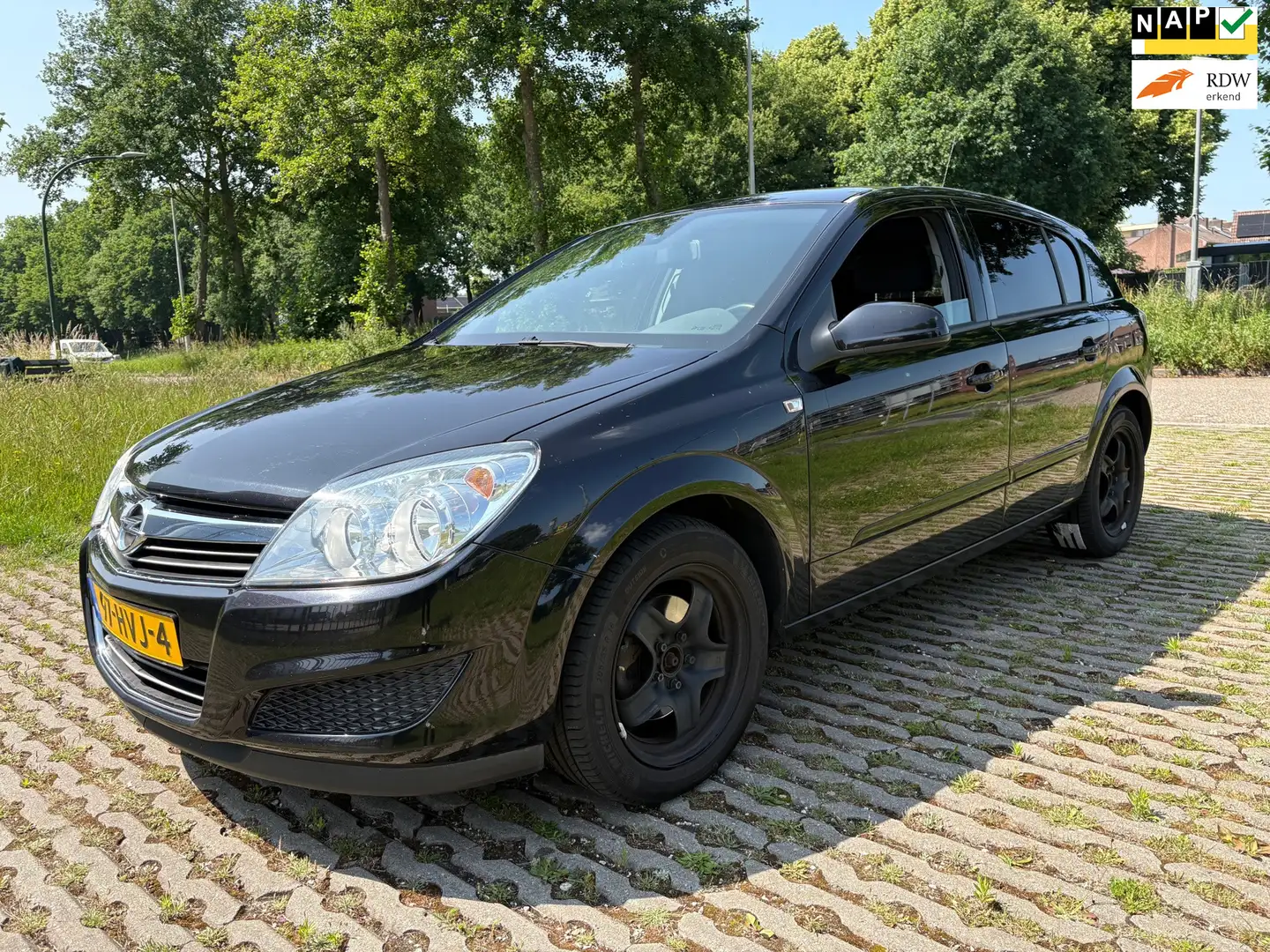 Opel Astra 1.6 Business / airco / cruise control Zwart - 1