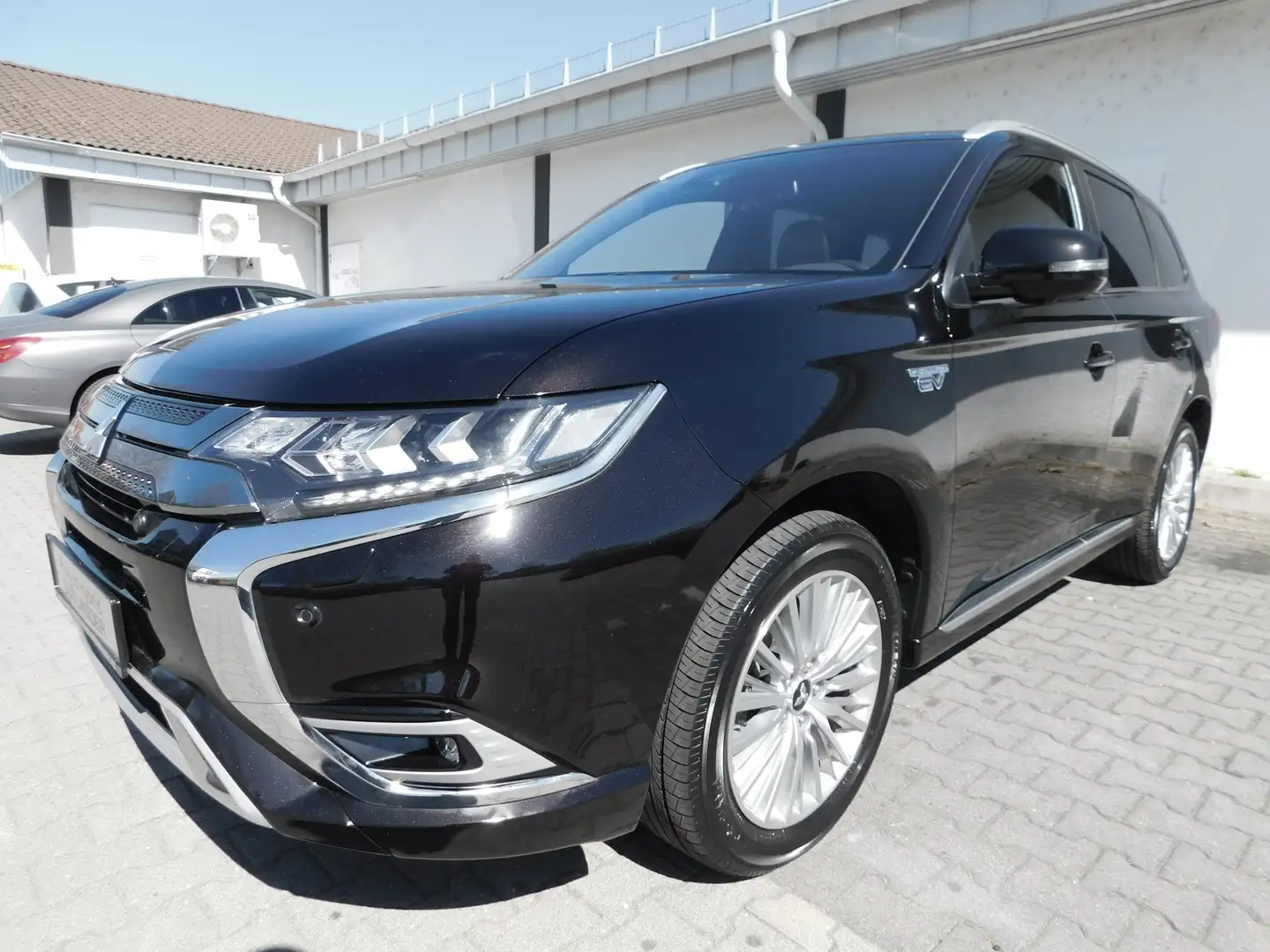 Mitsubishi Outlander PHEV Top 4WD 1.Hd. Mits. S-Heftgepflegt! Insp. neu Nero - 2