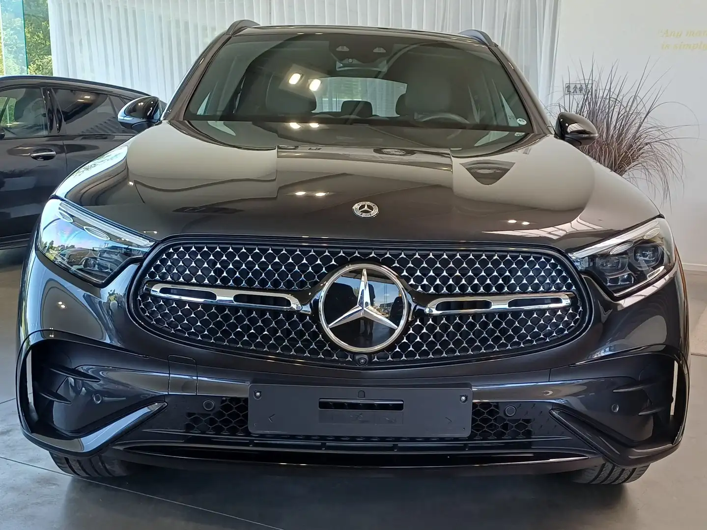 Mercedes-Benz GLC 300 GLC 300 e 4Matic AMG Line Trekhaak Night Pack Gris - 2