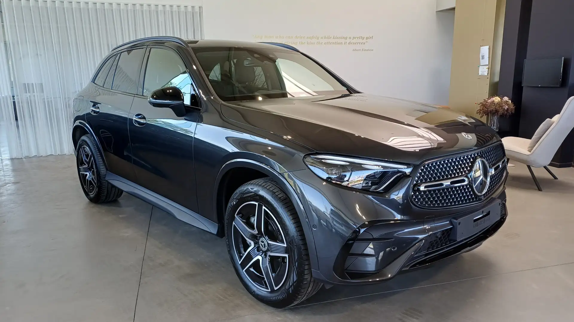 Mercedes-Benz GLC 300 GLC 300 e 4Matic AMG Line Trekhaak Night Pack Gris - 1