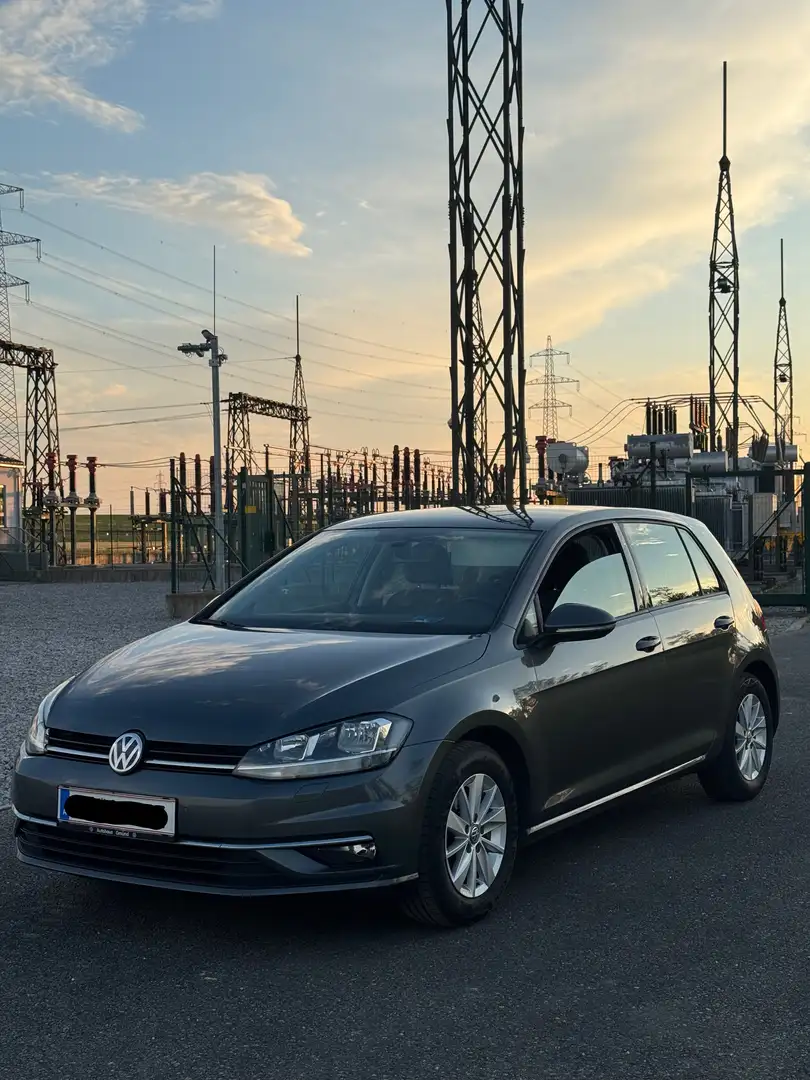 Volkswagen Golf Rabbit 1,0 TSI Grau - 1