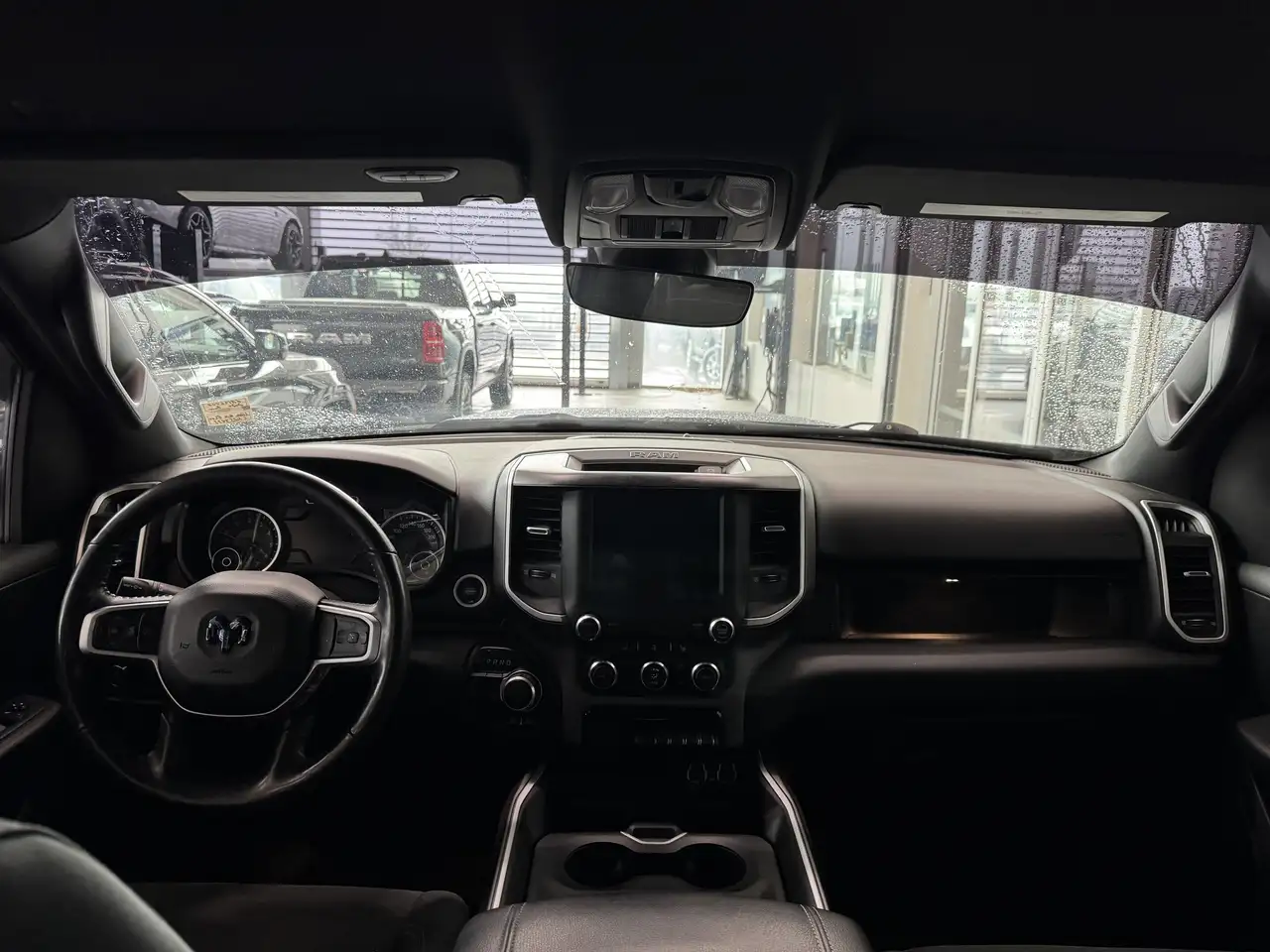 RAM 1500 снимка RAM 1500