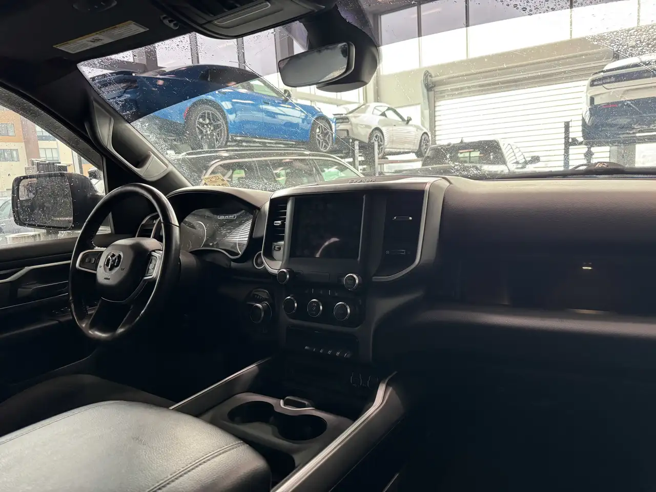 RAM 1500 снимка RAM 1500