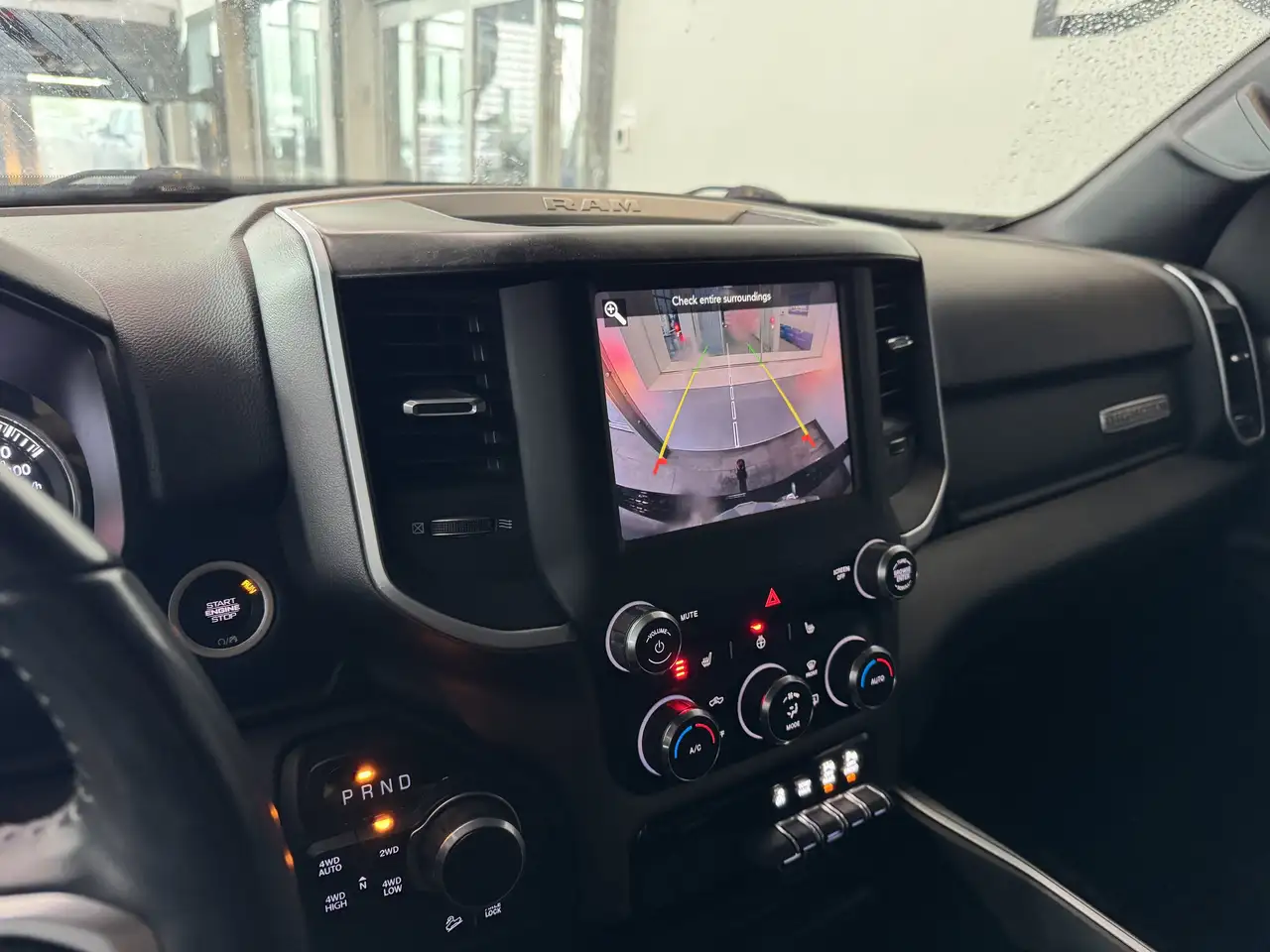 RAM 1500 снимка RAM 1500