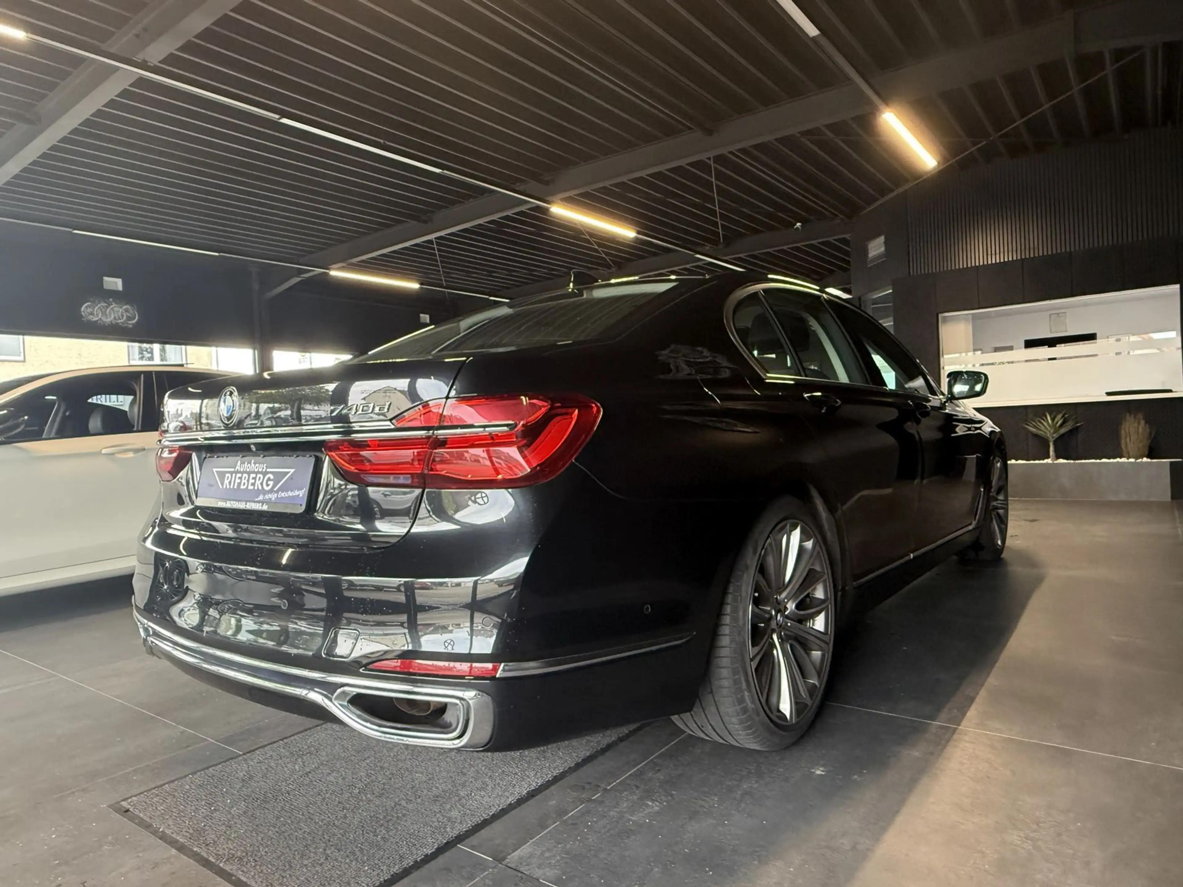 BMW 740 d xDrive Laser/360°/HUD/Massage/Navi/Memory — photo 6