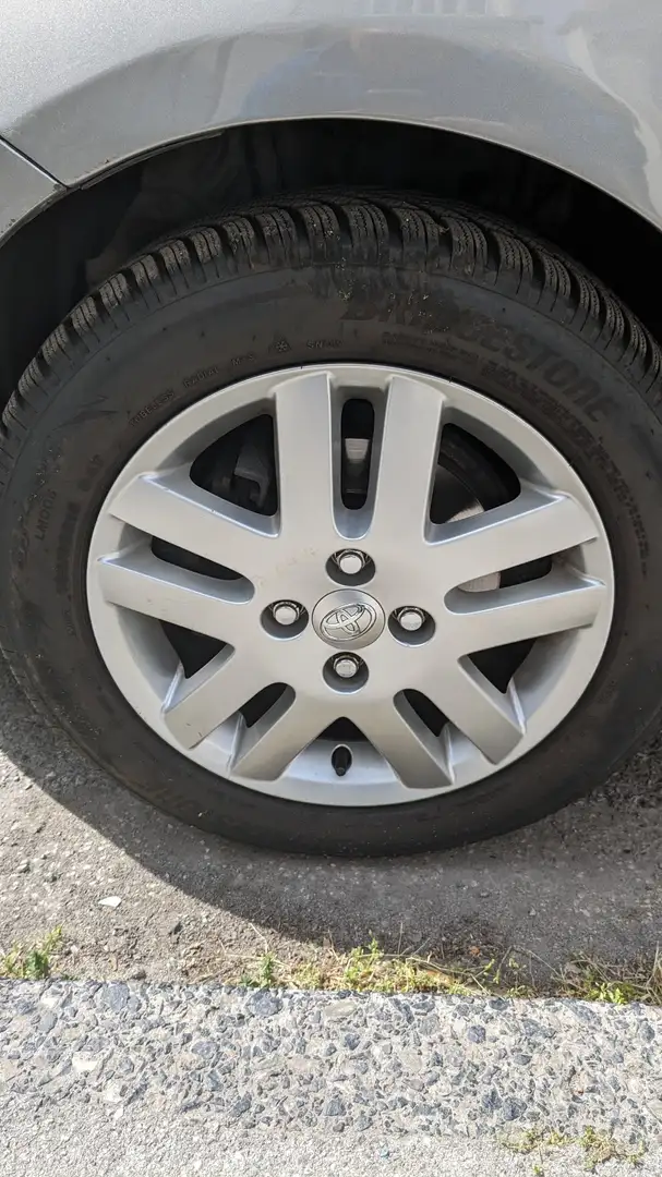 Toyota Yaris Verso 1.3 Linea luna - 2