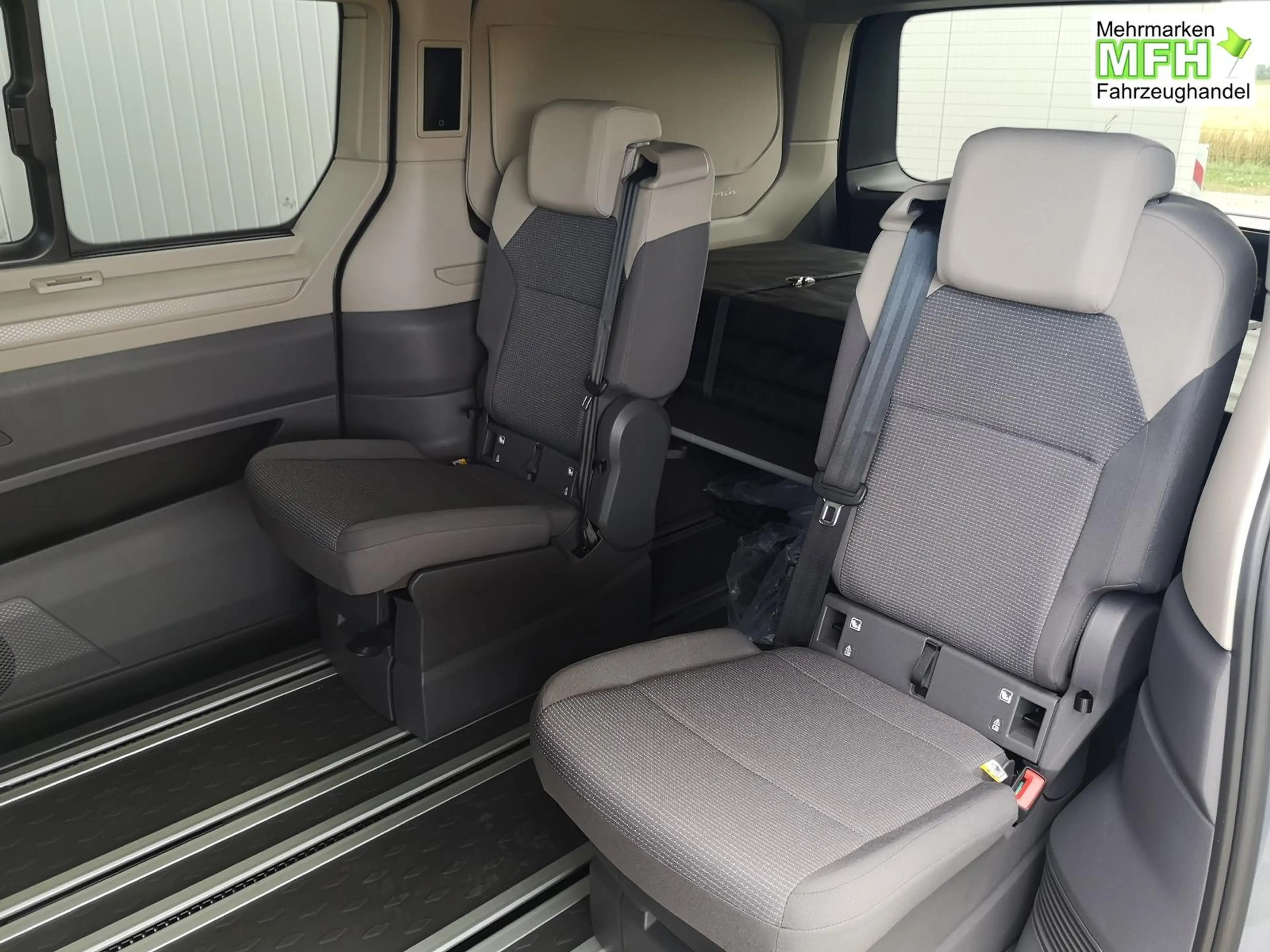 Volkswagen T7 California Beach Tour eHybrid 4MOTION 1.5 TSI Plus 180 kW ... — photo 7