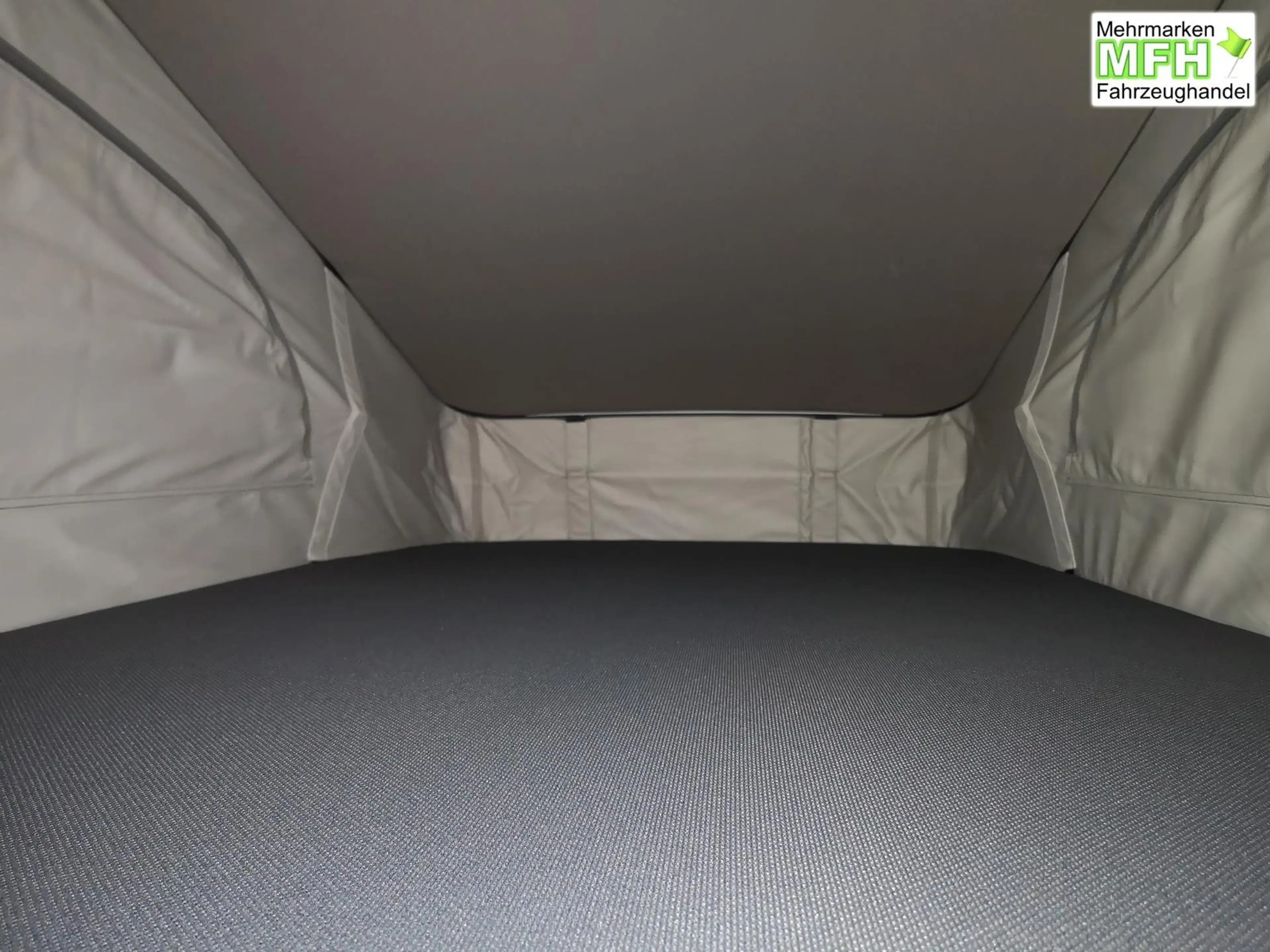 Volkswagen T7 California Beach Tour eHybrid 4MOTION 1.5 TSI Plus 180 kW ... — photo 11