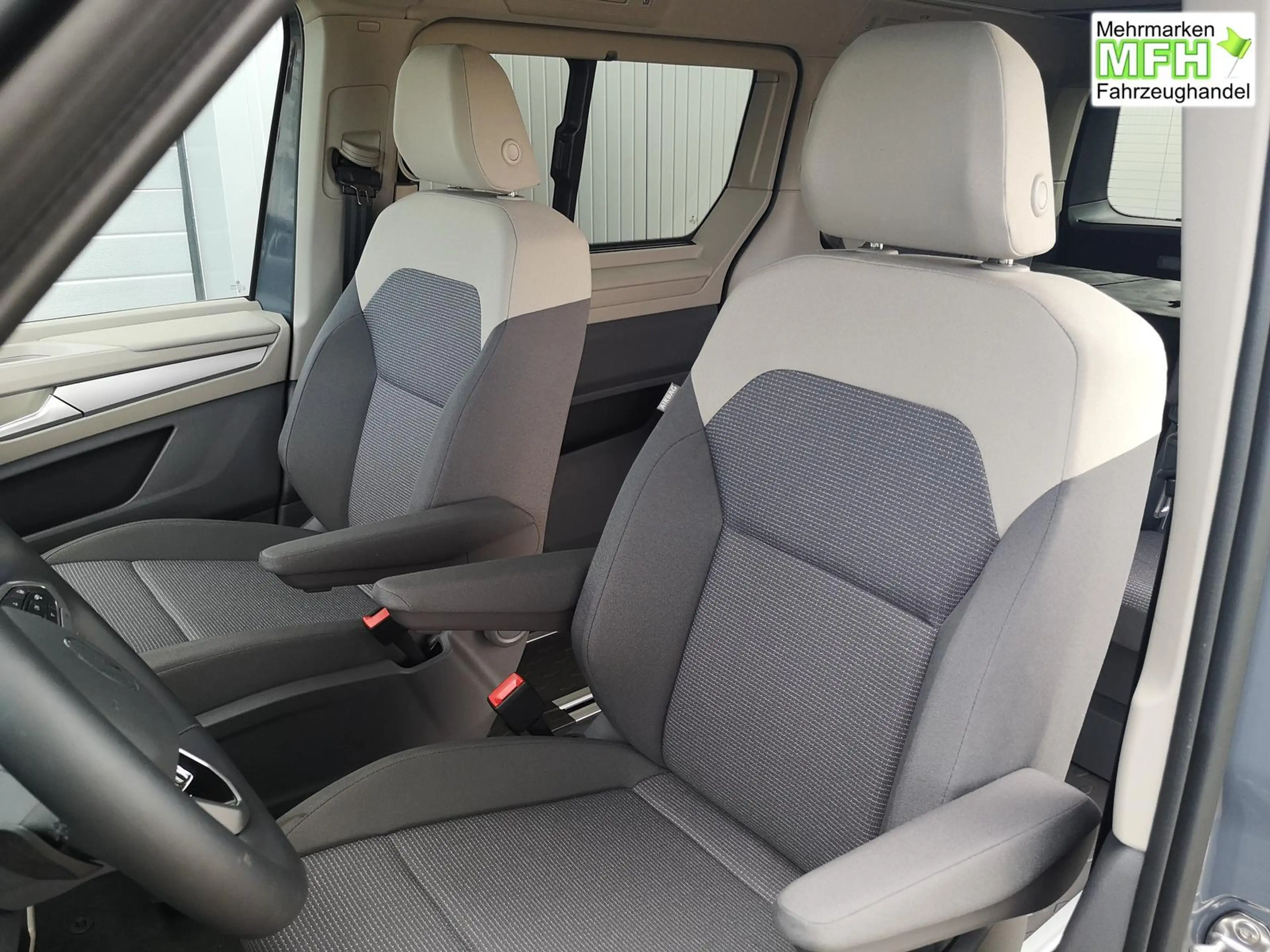Volkswagen T7 California Beach Tour eHybrid 4MOTION 1.5 TSI Plus 180 kW ... — photo 6