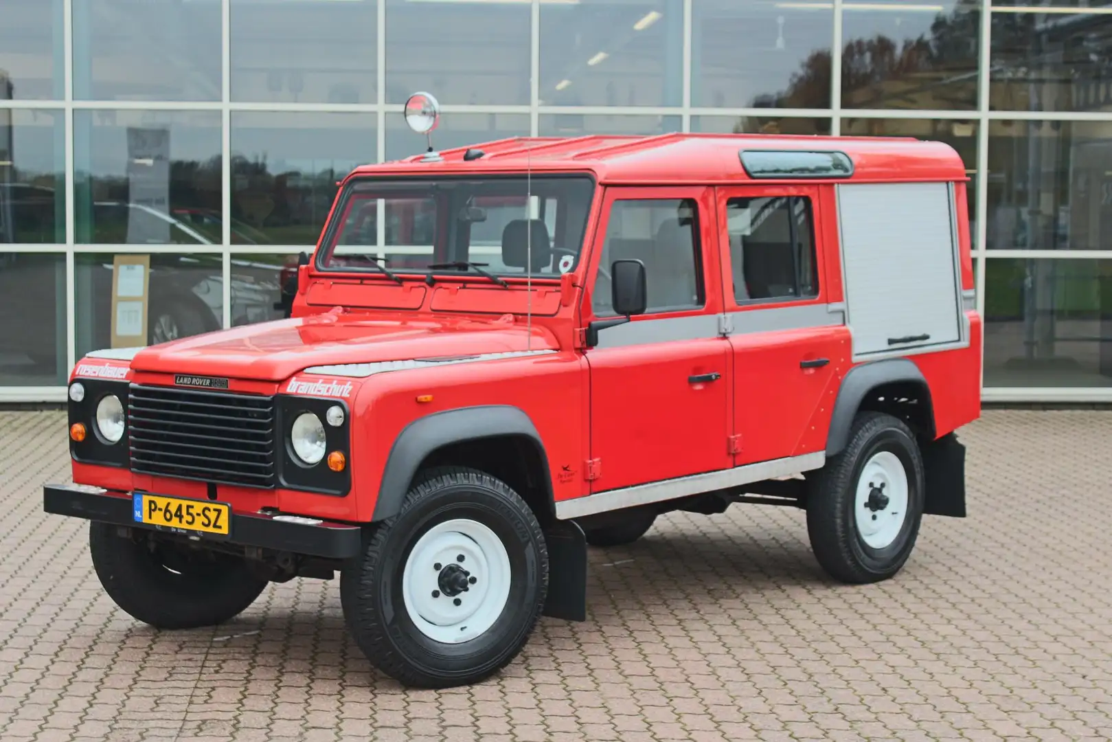 Land Rover Defender 3.5 V8 110" County Brandweer Rosenbauer ombouw 25. Rood - 2