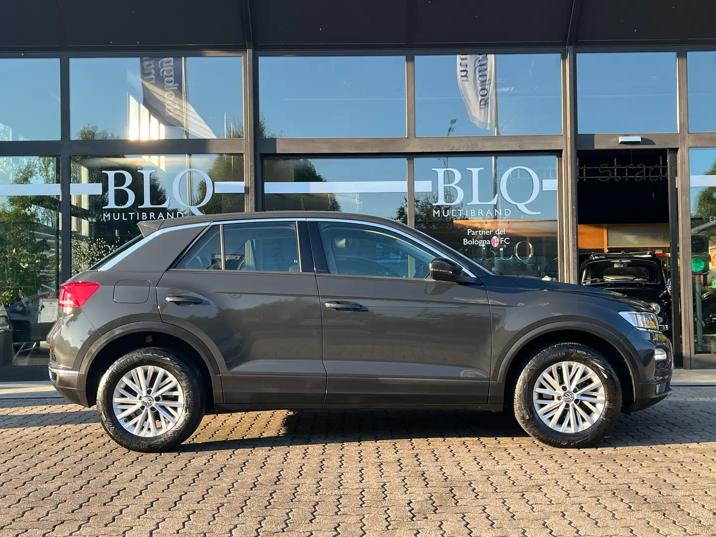 Volkswagen T-Roc 1.6 tdi Style - IVA ESPOSTA - NEOPATENTATI Grigio - 1