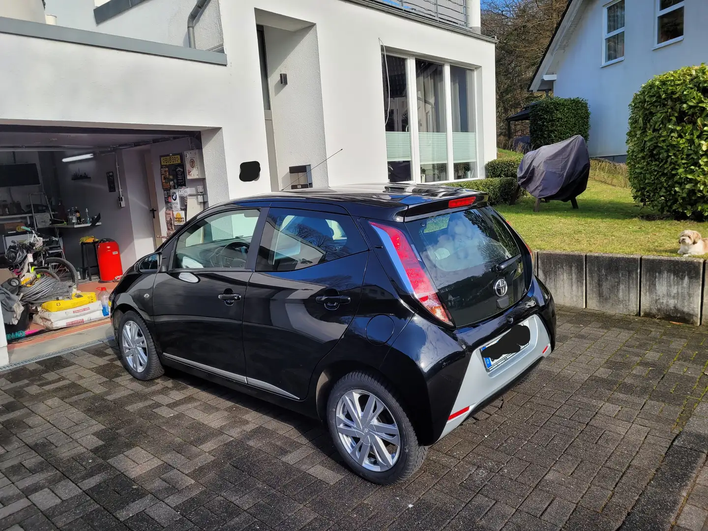 Toyota Aygo Aygo x-play touch Schwarz - 2