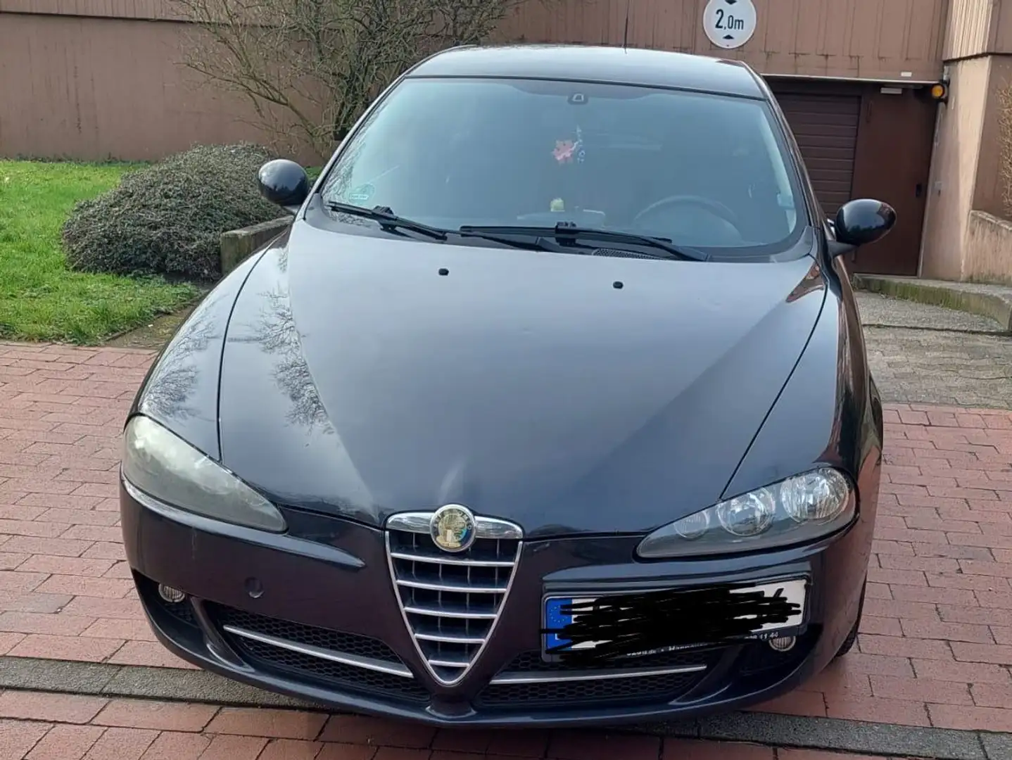 Alfa Romeo 147 147 1.9 JTD 8V M-Jet DPF Progression Černá - 1