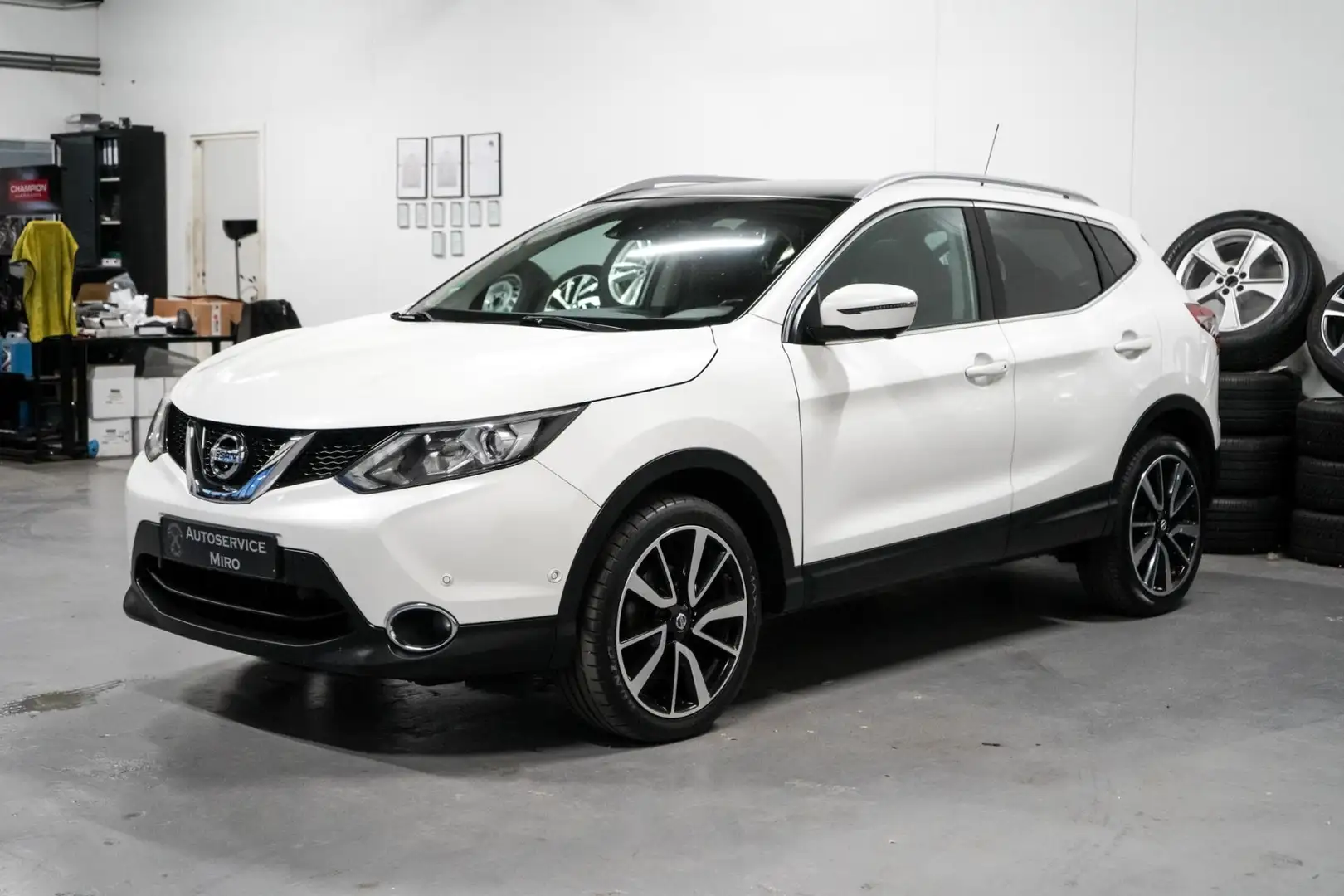 Nissan Qashqai 1.2 Tekna Pano l 360 Camera l Navi l Clima l Cruis Blanc - 2