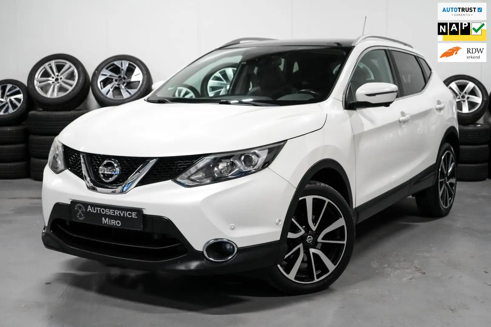 Nissan Qashqai 1.2 Tekna Pano l 360 Camera l Navi l Clima l Cruis Blanc - 1