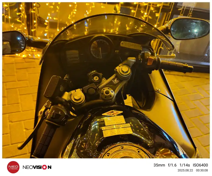 Honda CBR 1100 - foto 8