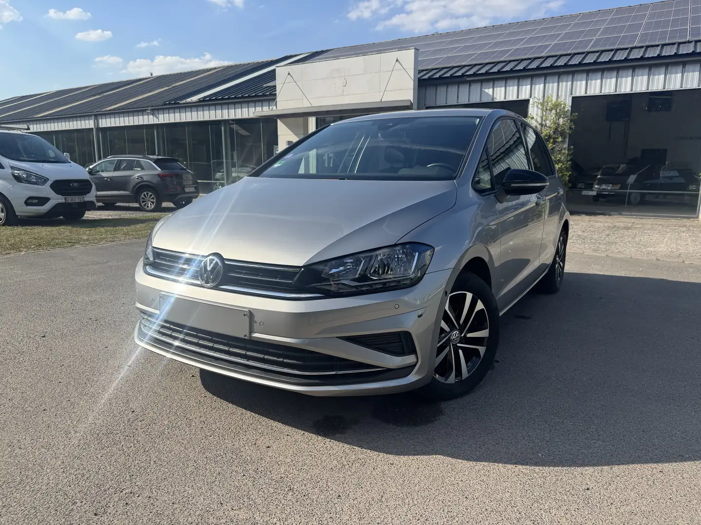 Volkswagen Golf Sportsvan 1.0 TSI 110 Cv BMT IqDrive Grijs - 1