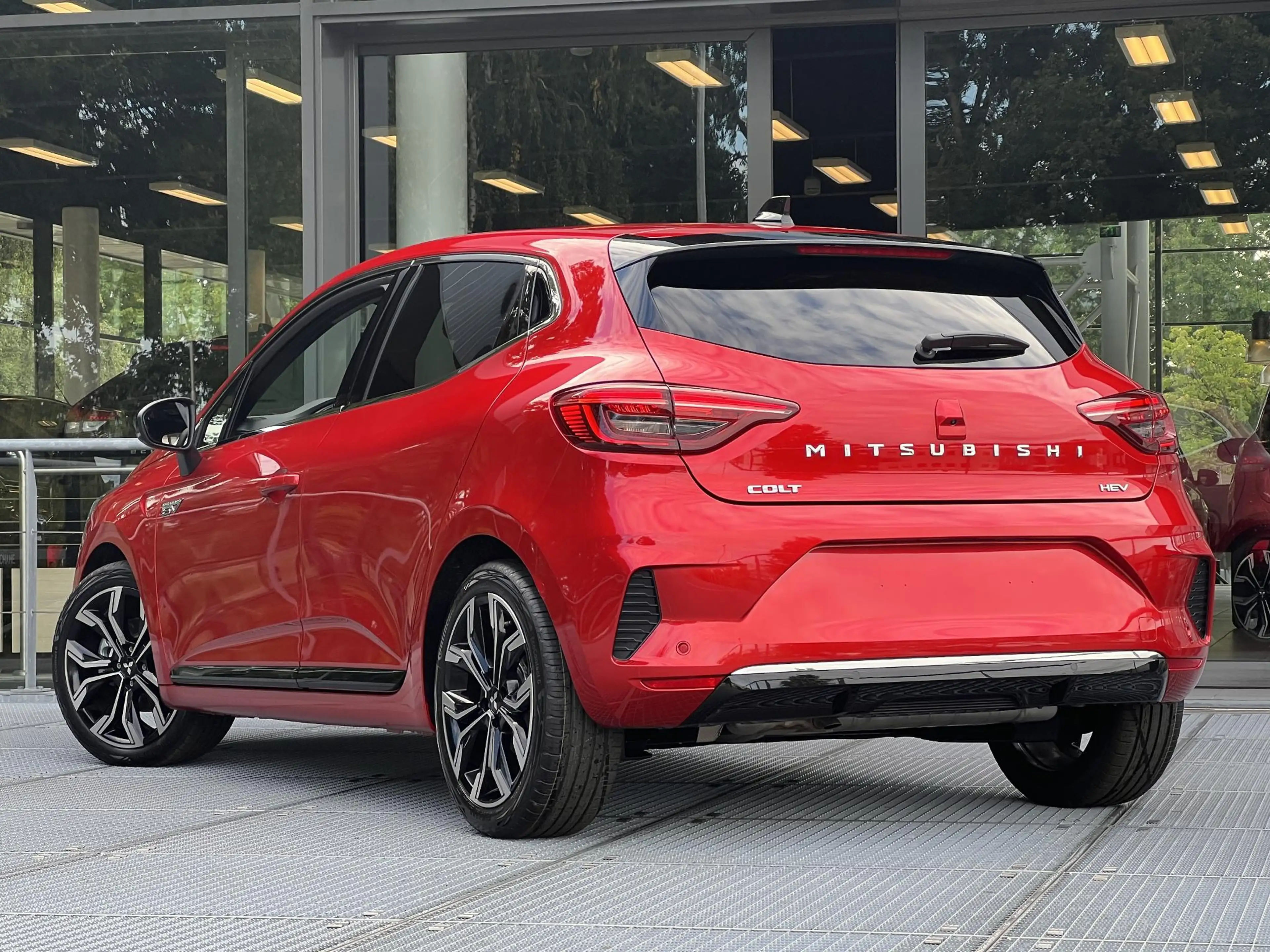 Mitsubishi Colt 1.6 HEV Intense+ Afneembare trekhaak — photo 6