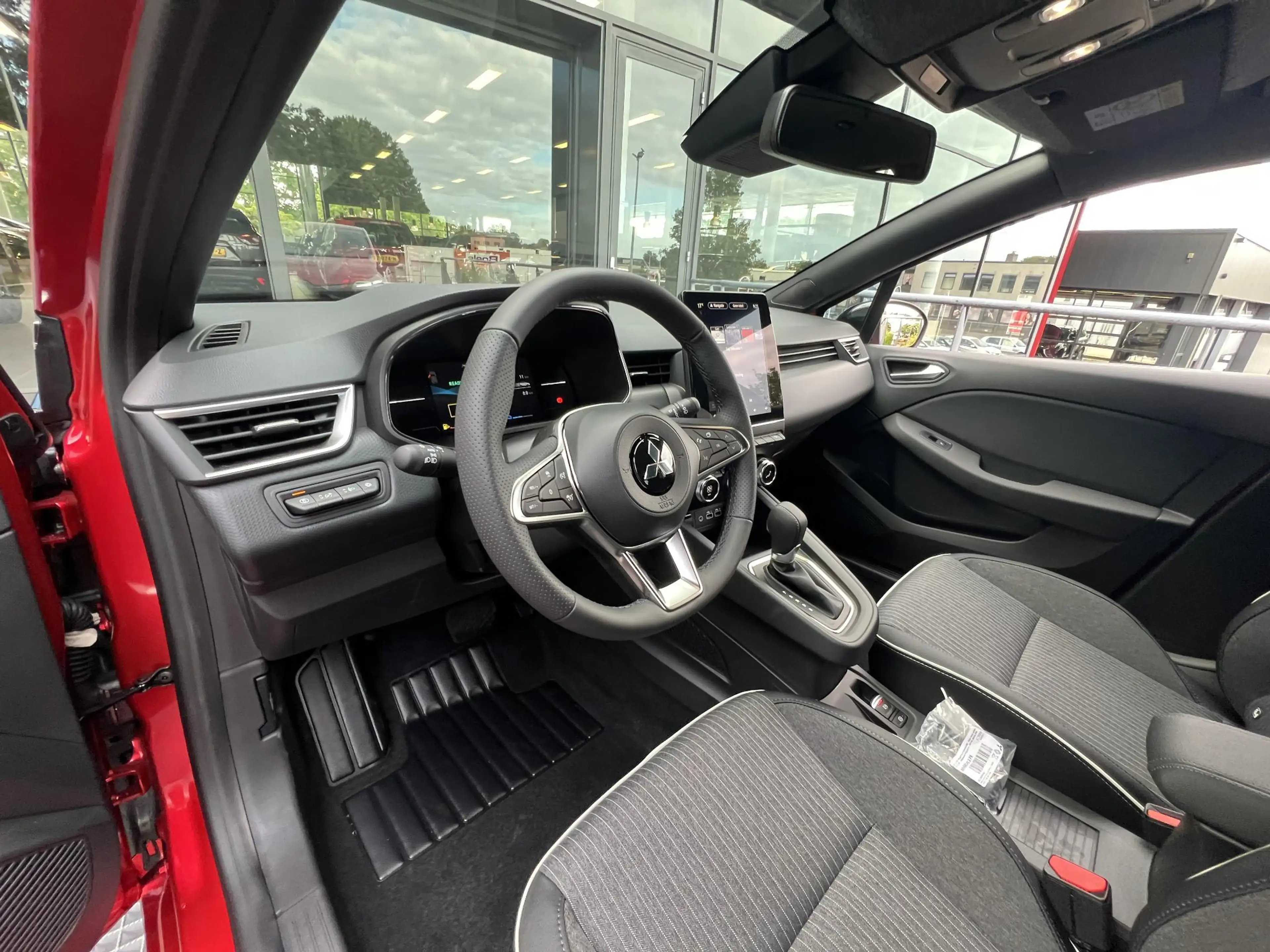 Mitsubishi Colt 1.6 HEV Intense+ Afneembare trekhaak — photo 26
