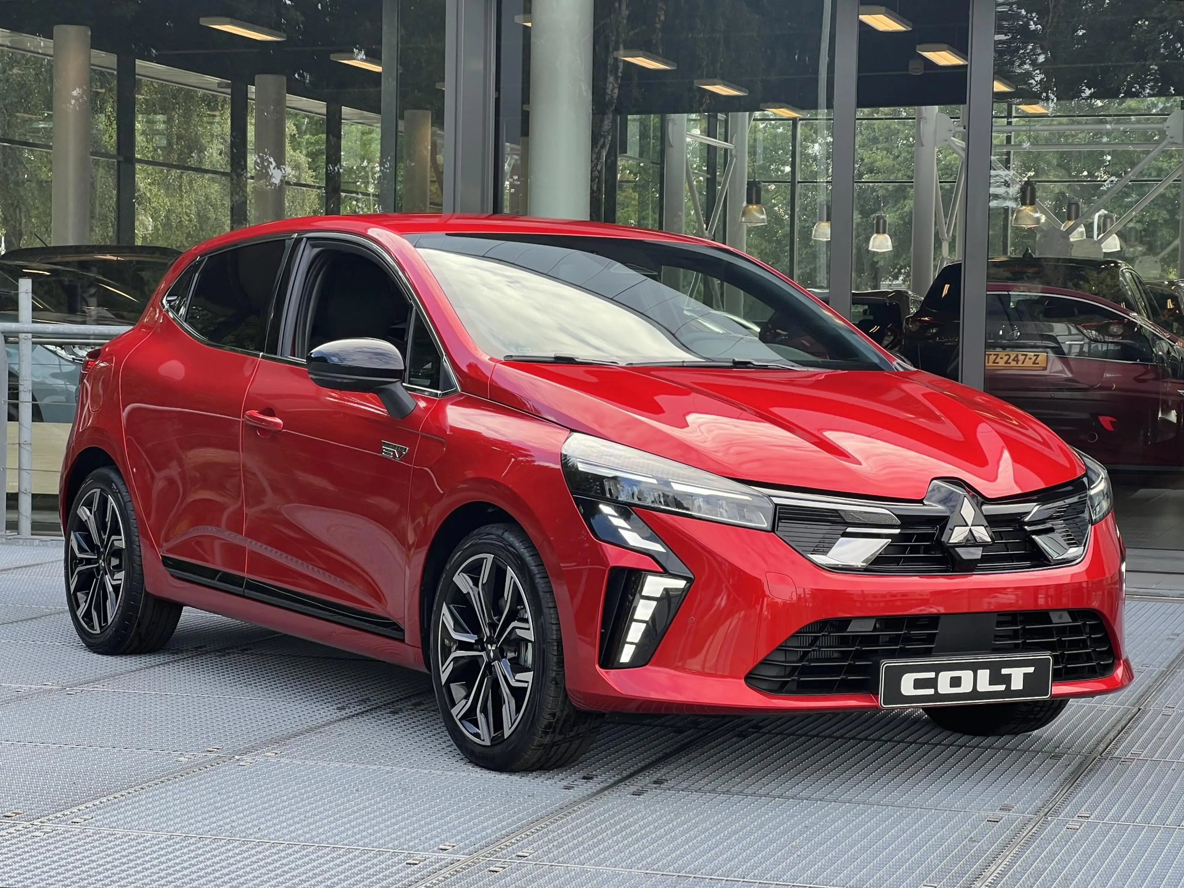 Mitsubishi Colt 1.6 HEV Intense+ Afneembare trekhaak — photo 5