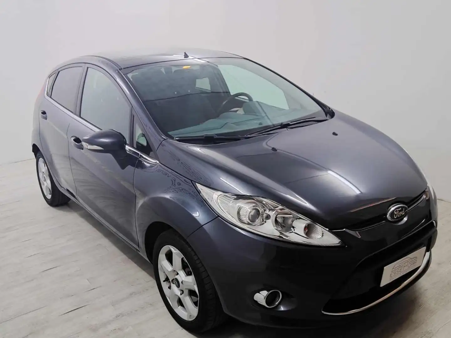 Ford Fiesta 1.2 82 CV 5 porte Titanium 65.000KM Grigio - 2