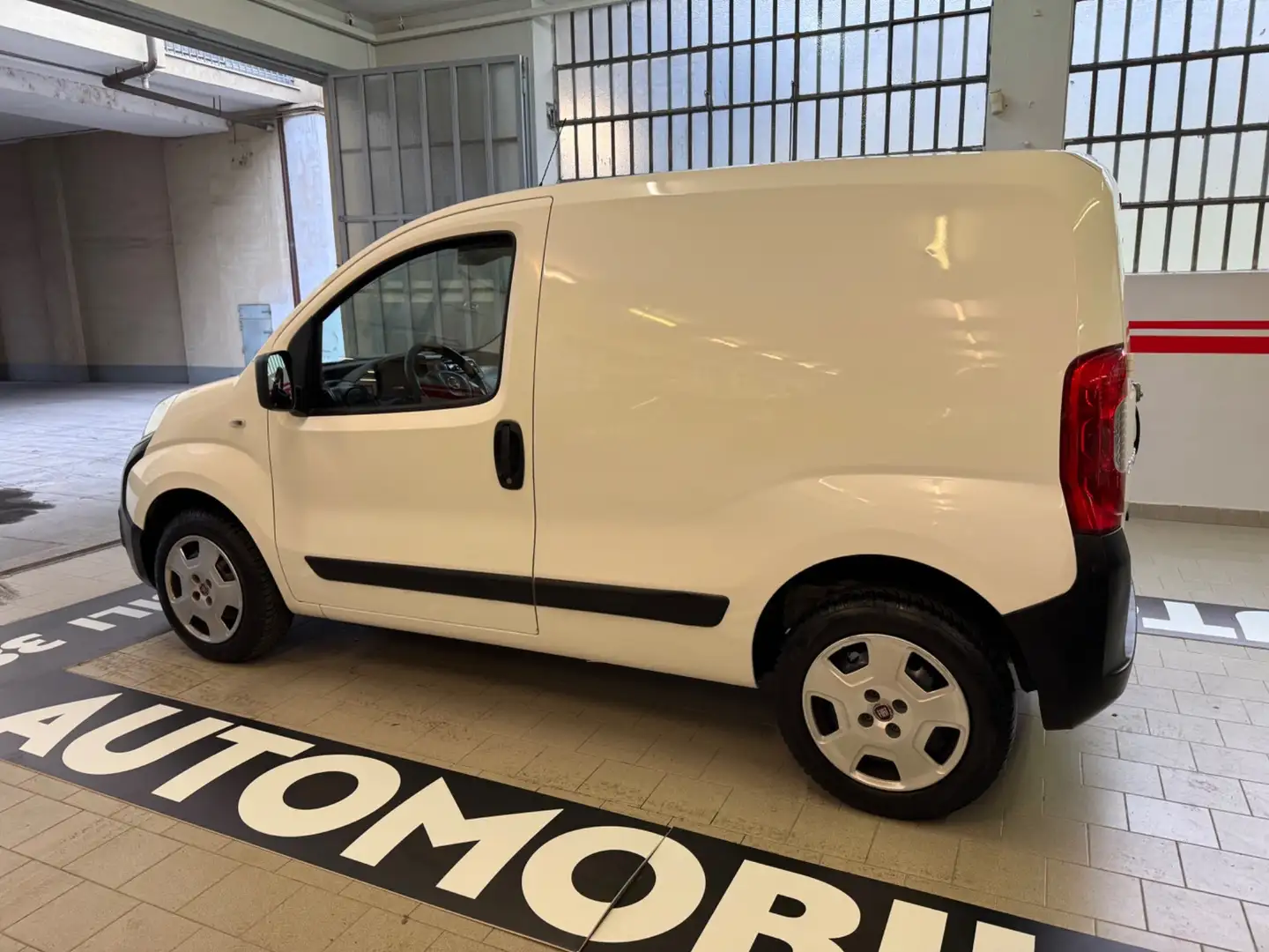 Fiat Fiorino Fiorino 1.3 MJT 95CV Cargo SX Weiß - 2