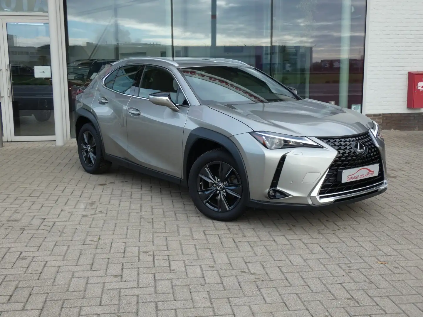 Lexus UX 250h Hybrid TREKHAAK +LEDER +Zetelverwarming +Dodehoek Beige - 2