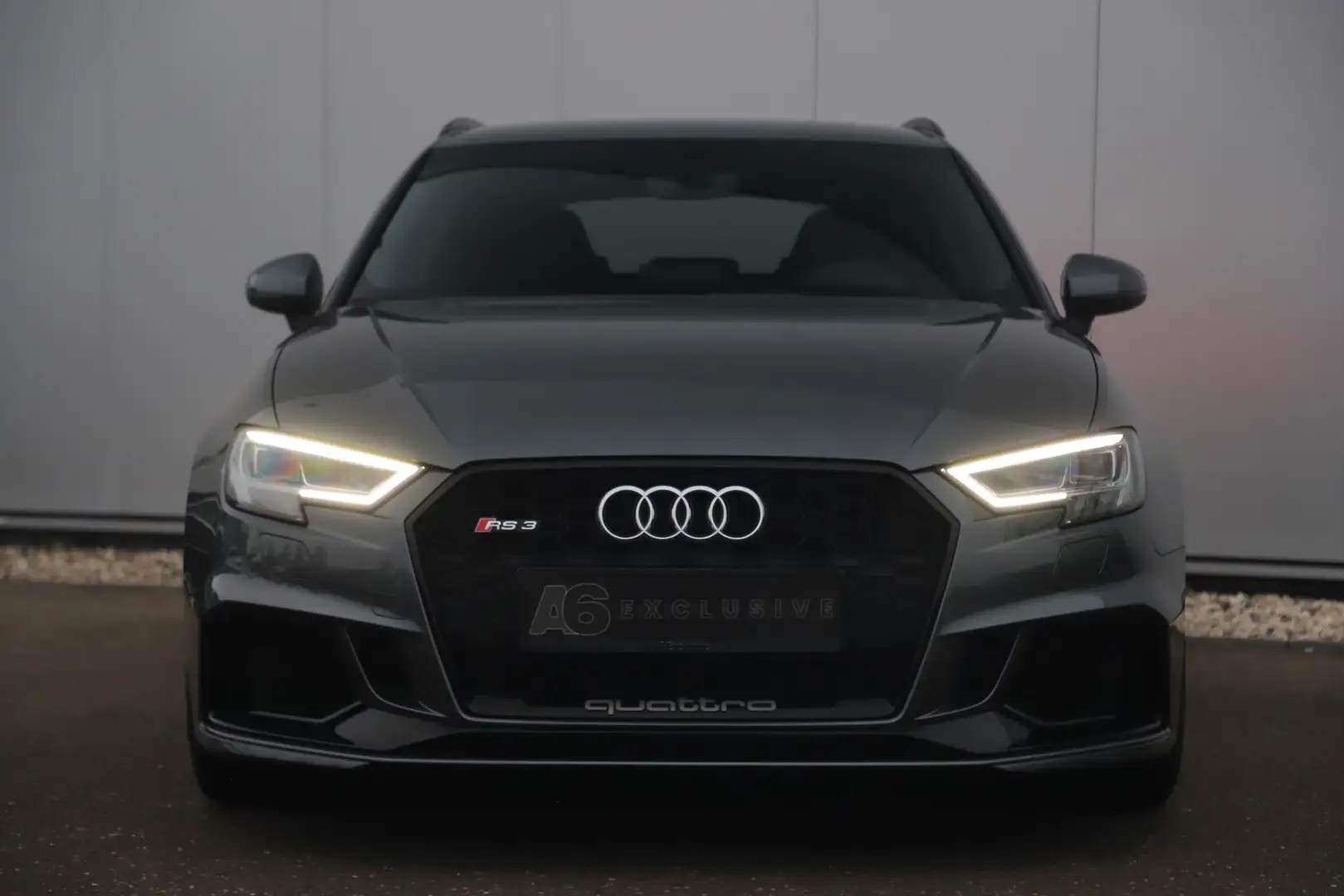 Audi RS3 Sportback 2.5 TFSI RS 3 quattro 400PK Automaat Bla Grijs - 2