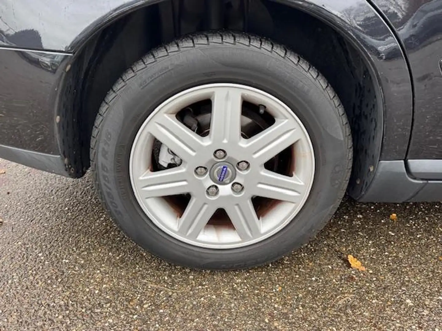 Volvo S40 1.8 Momentum, '05, nl-auto, airco, cruise controle Černá - 2